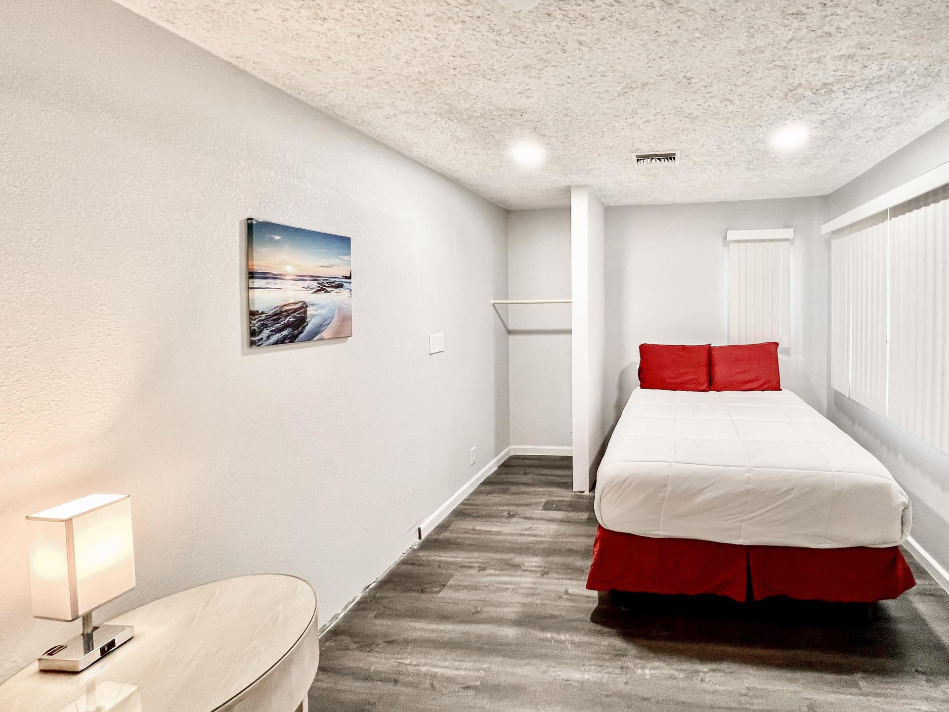 bedroom, detected: bed