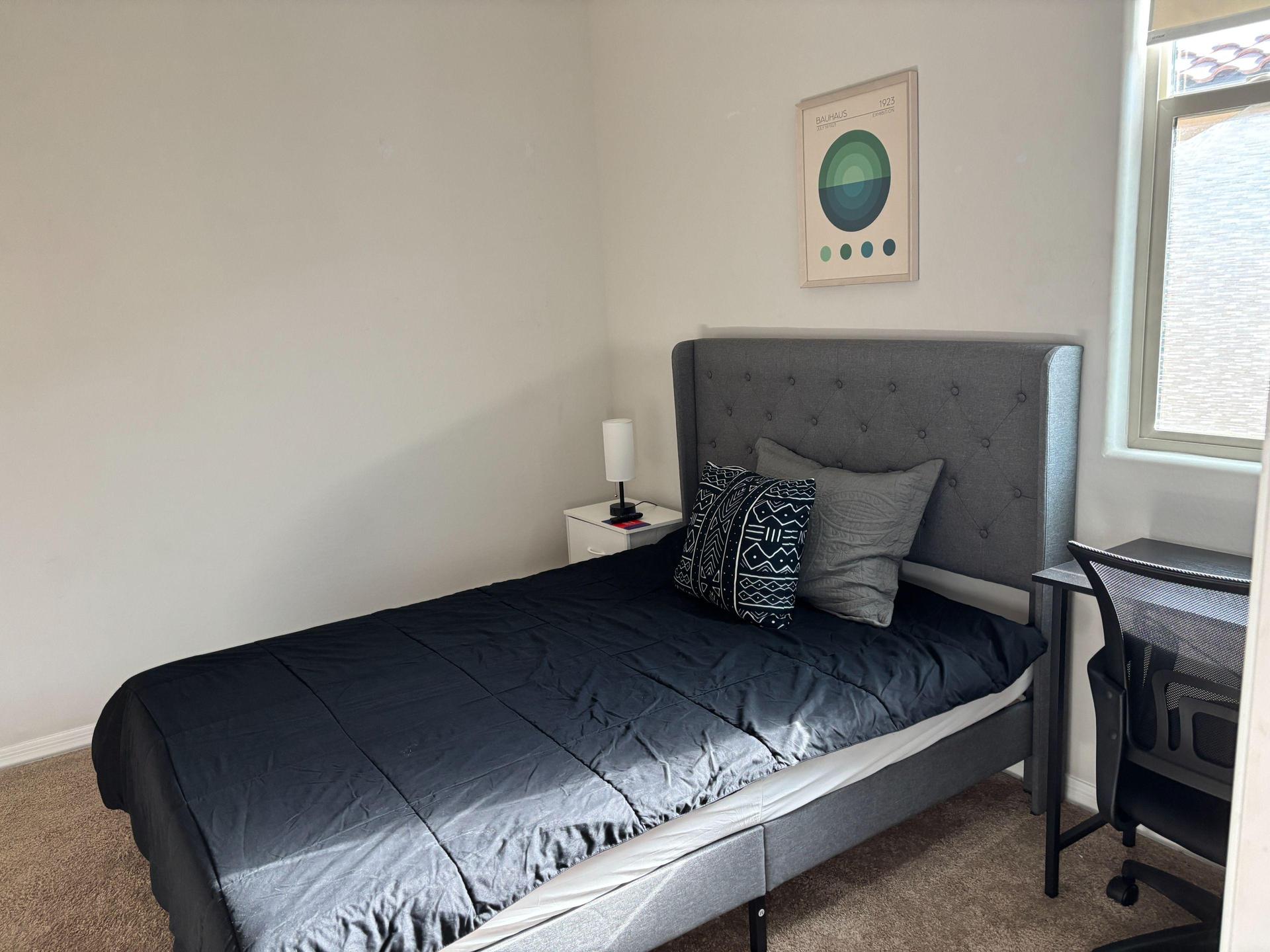 Full size bed w/nightstand and Desk/chair
