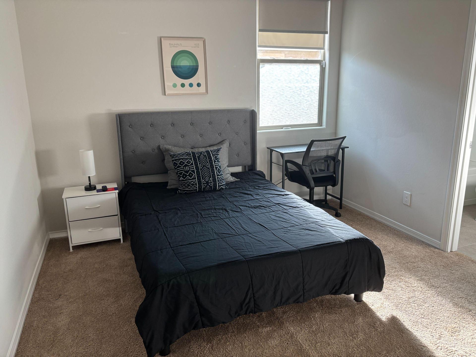 Full size bed w/nightstand and Desk/chair