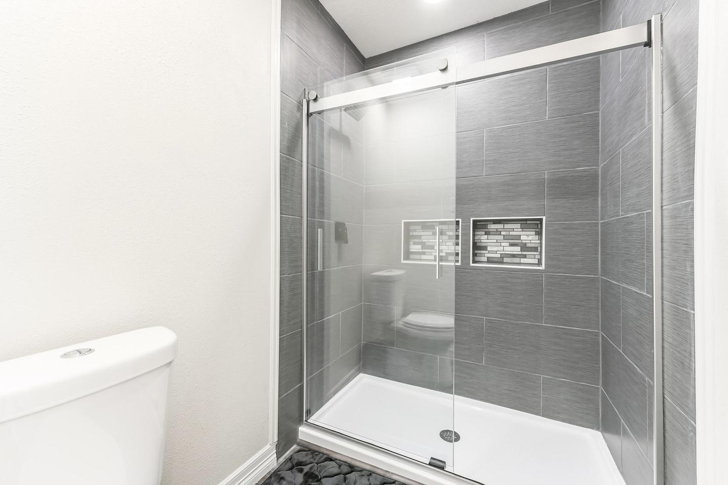 Bathroom(s)