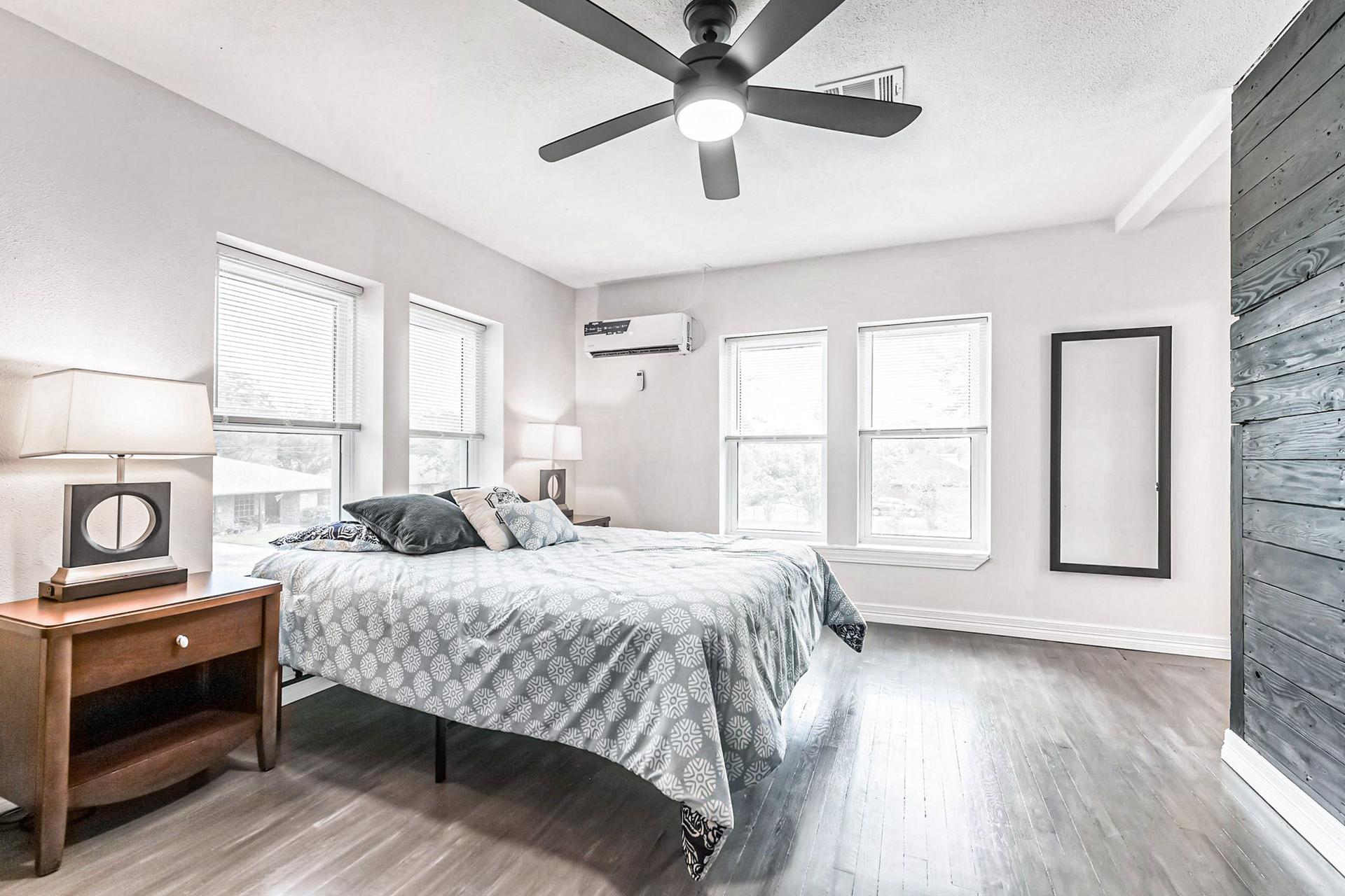 bedroom, detected: ceiling fan, window blind, bed