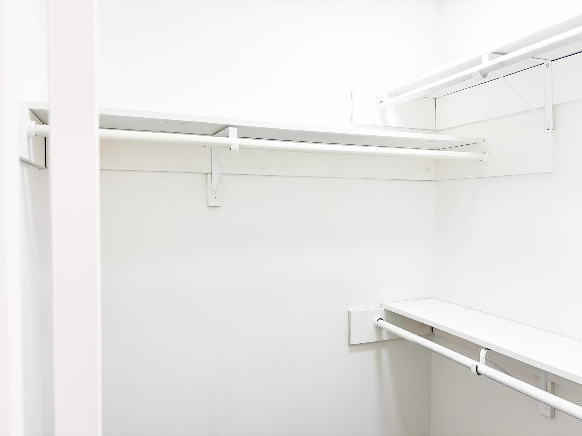 Master Bedroom Walk In Closet