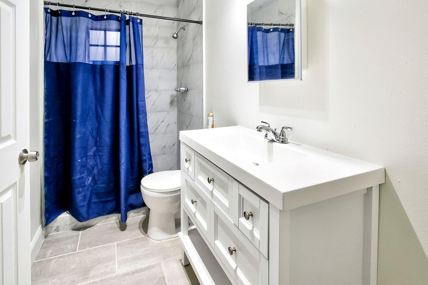 Bathroom(s)