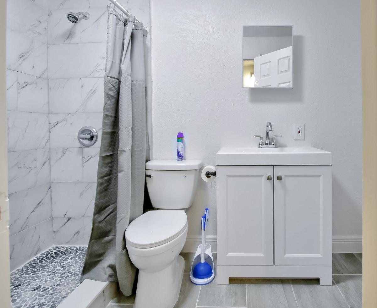 Bathroom(s)