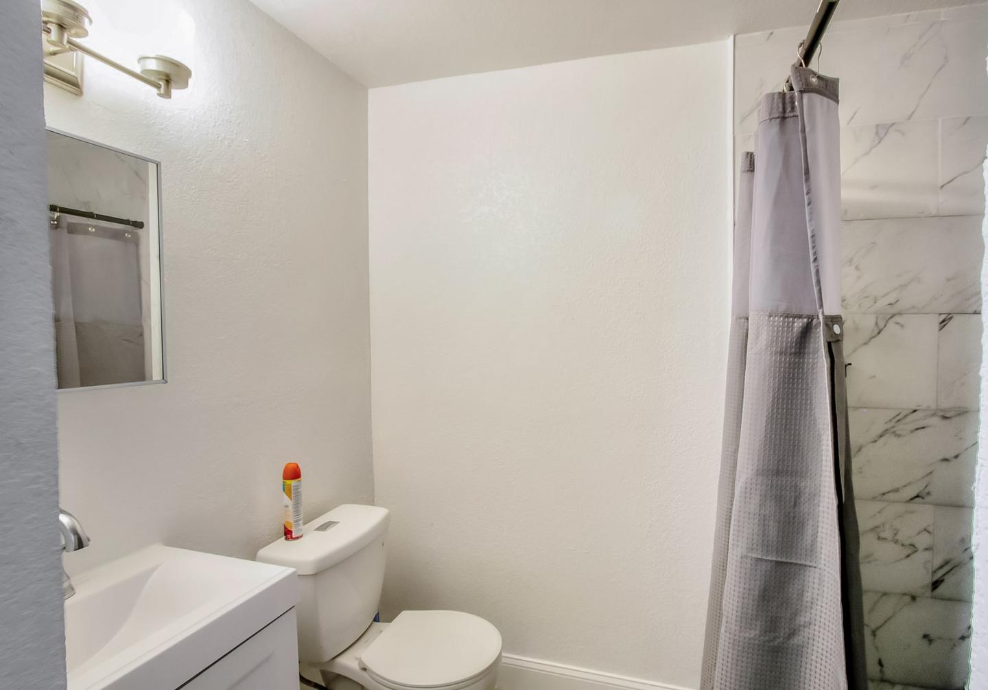 Bathroom(s)