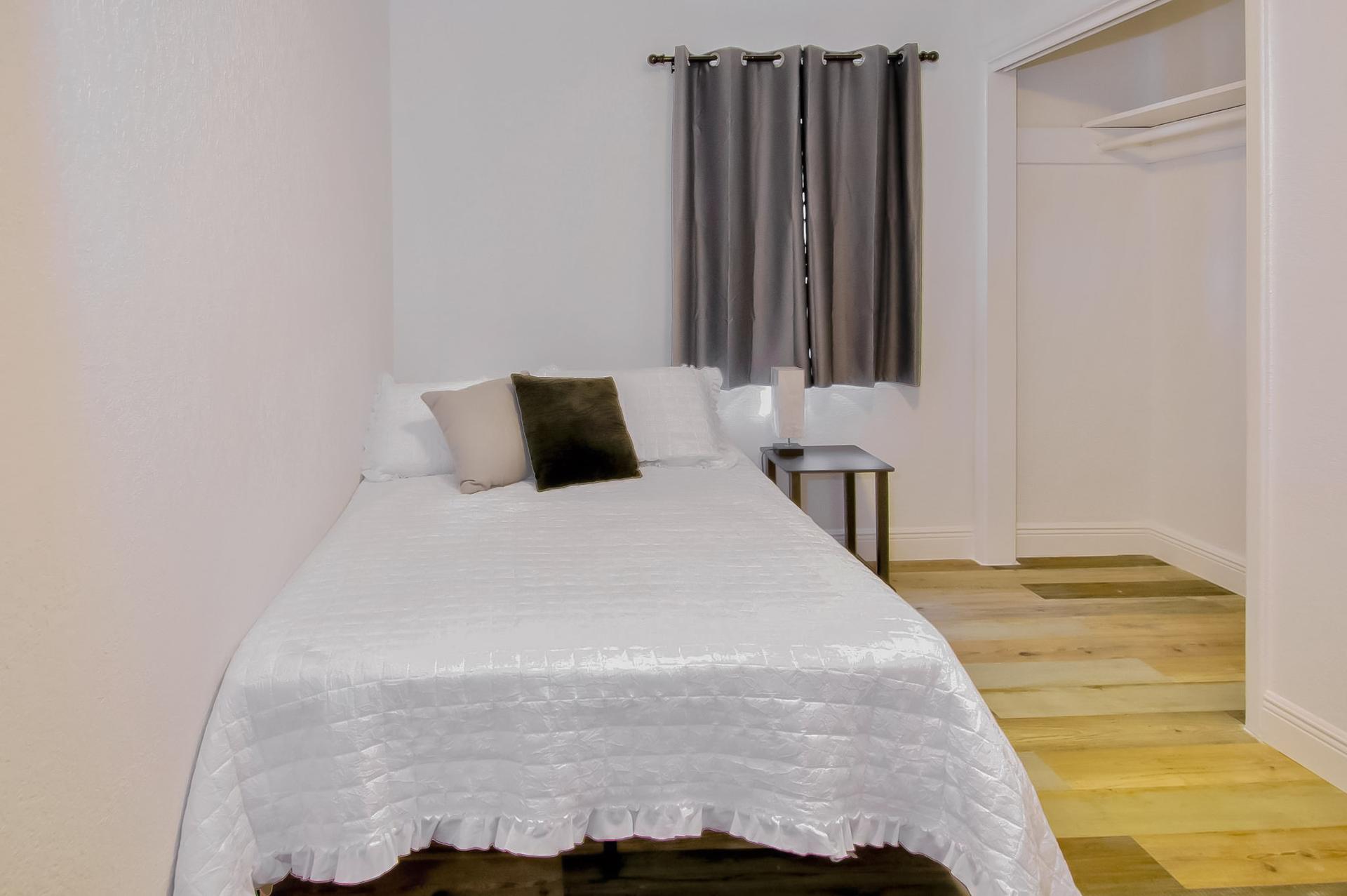 bedroom, detected: bed