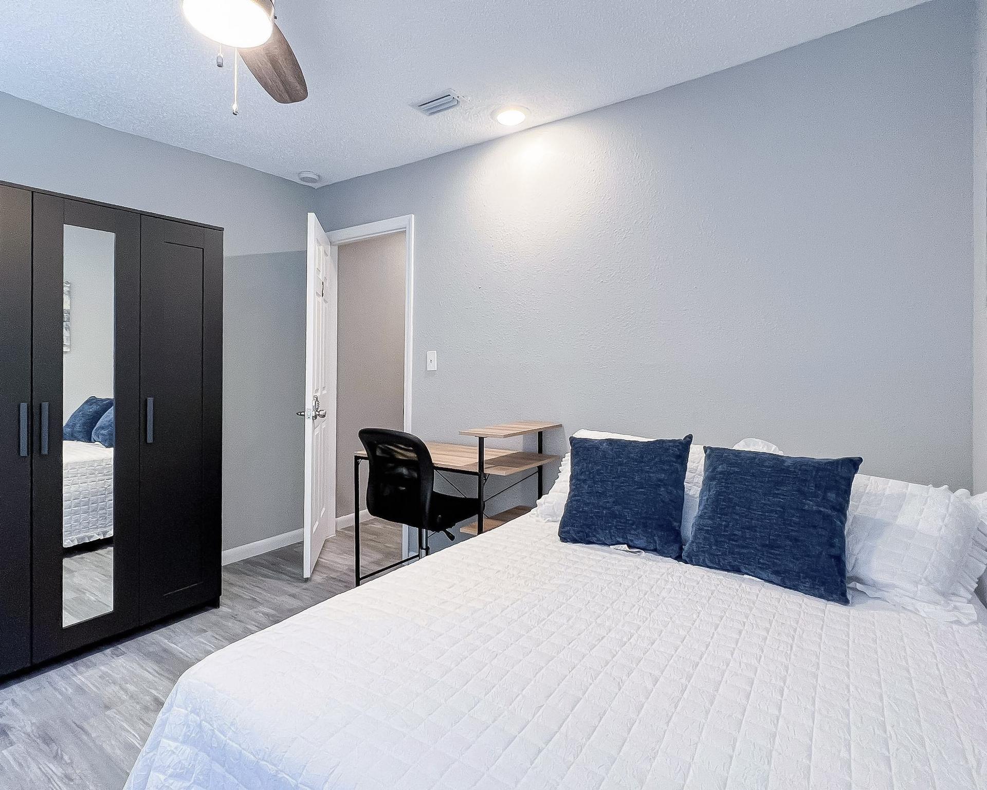 bedroom, detected: bed, ceiling fan