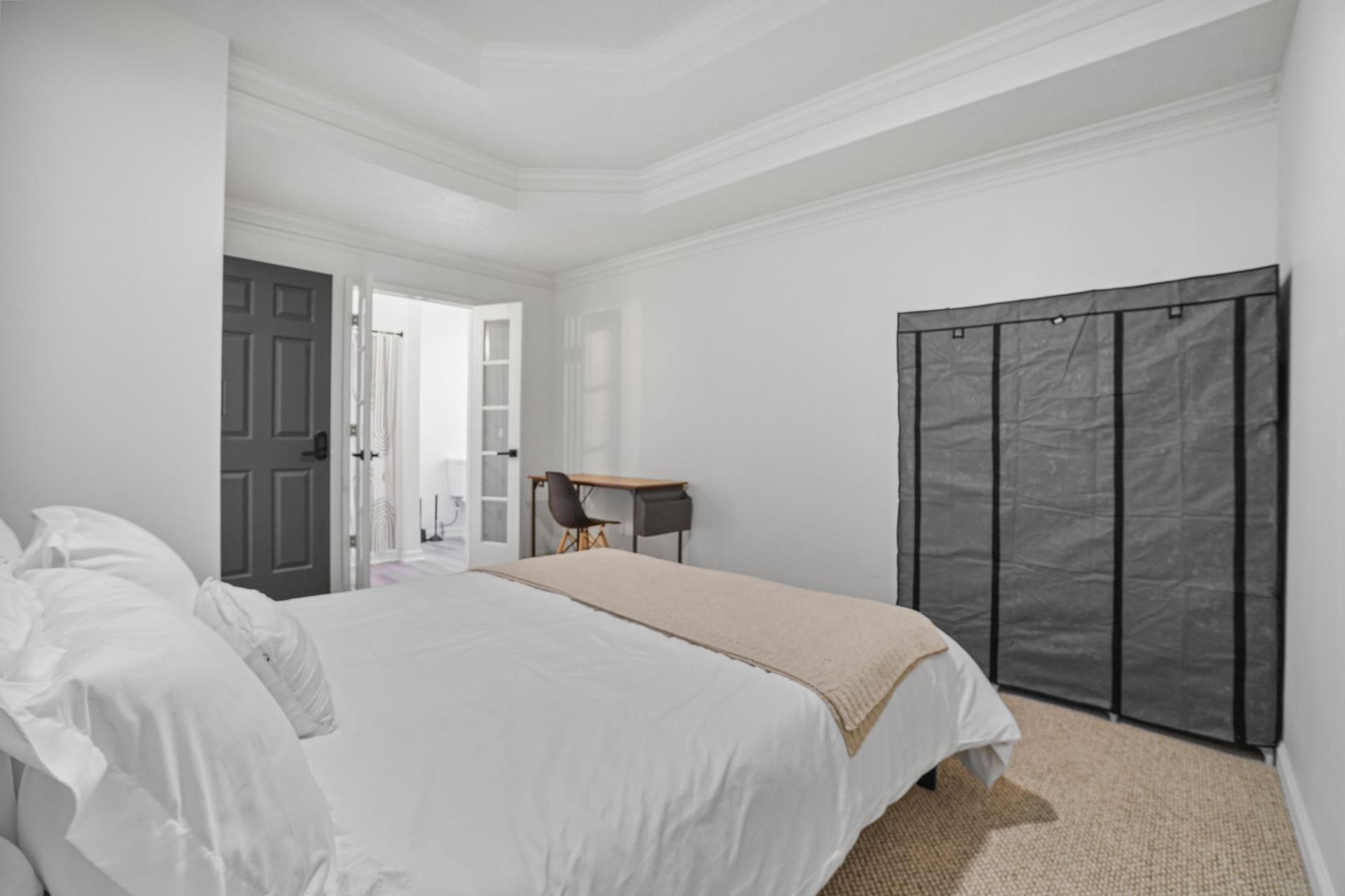 PadMates must bring their own bed linens.