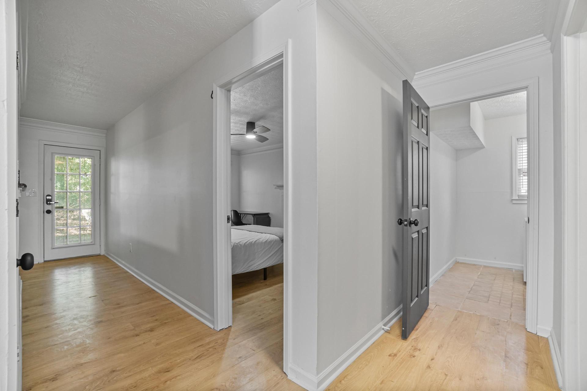 PadMates must bring their own bed linens.