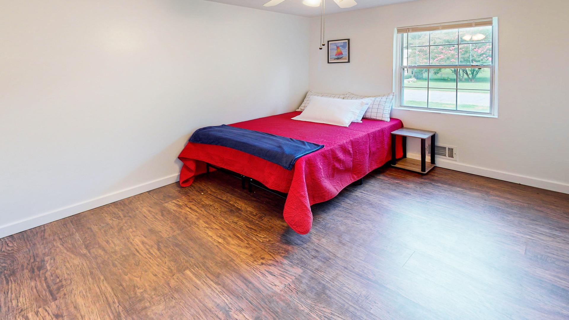 bedroom, detected: ceiling fan, bed