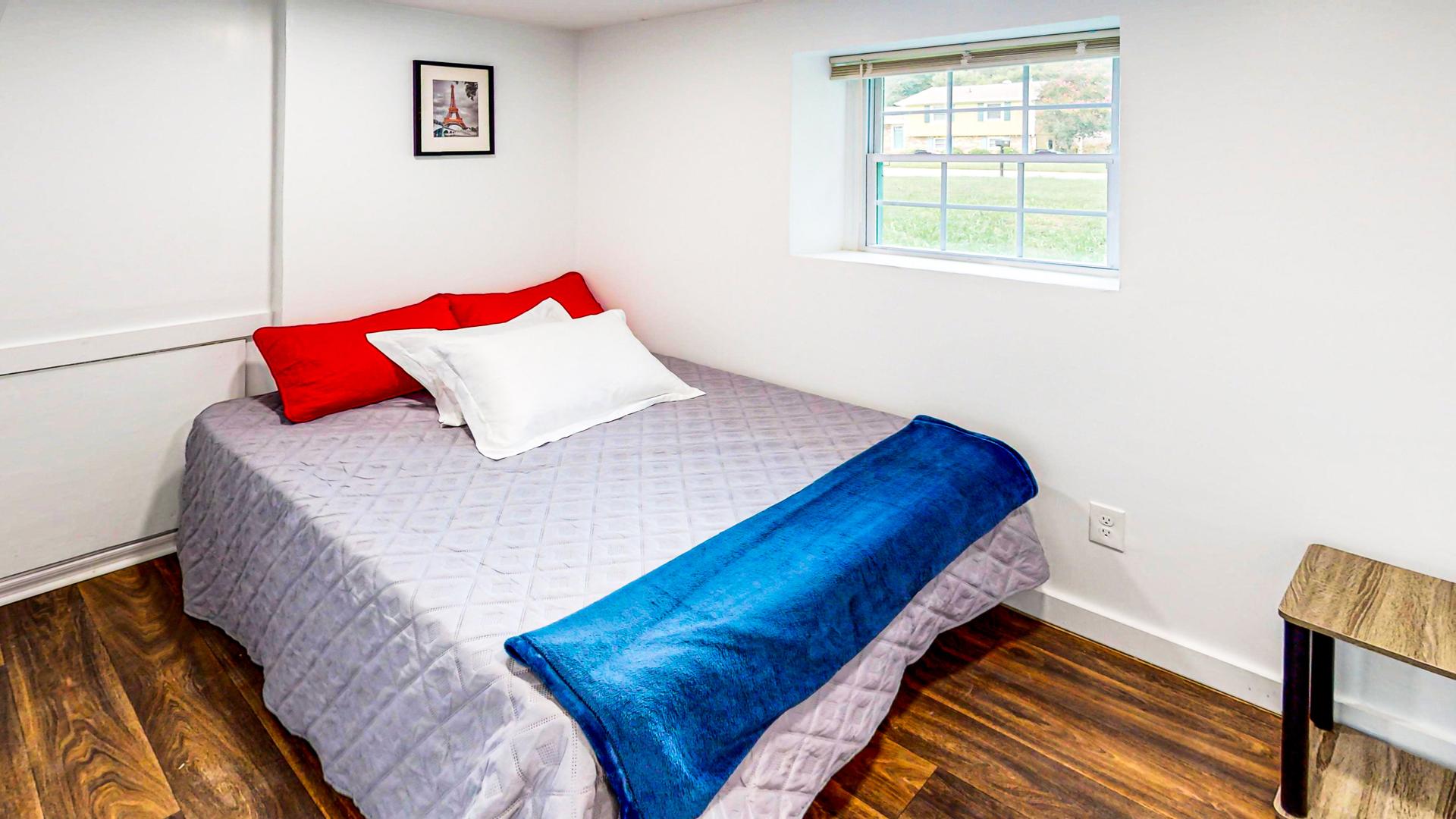 bedroom, detected: bed