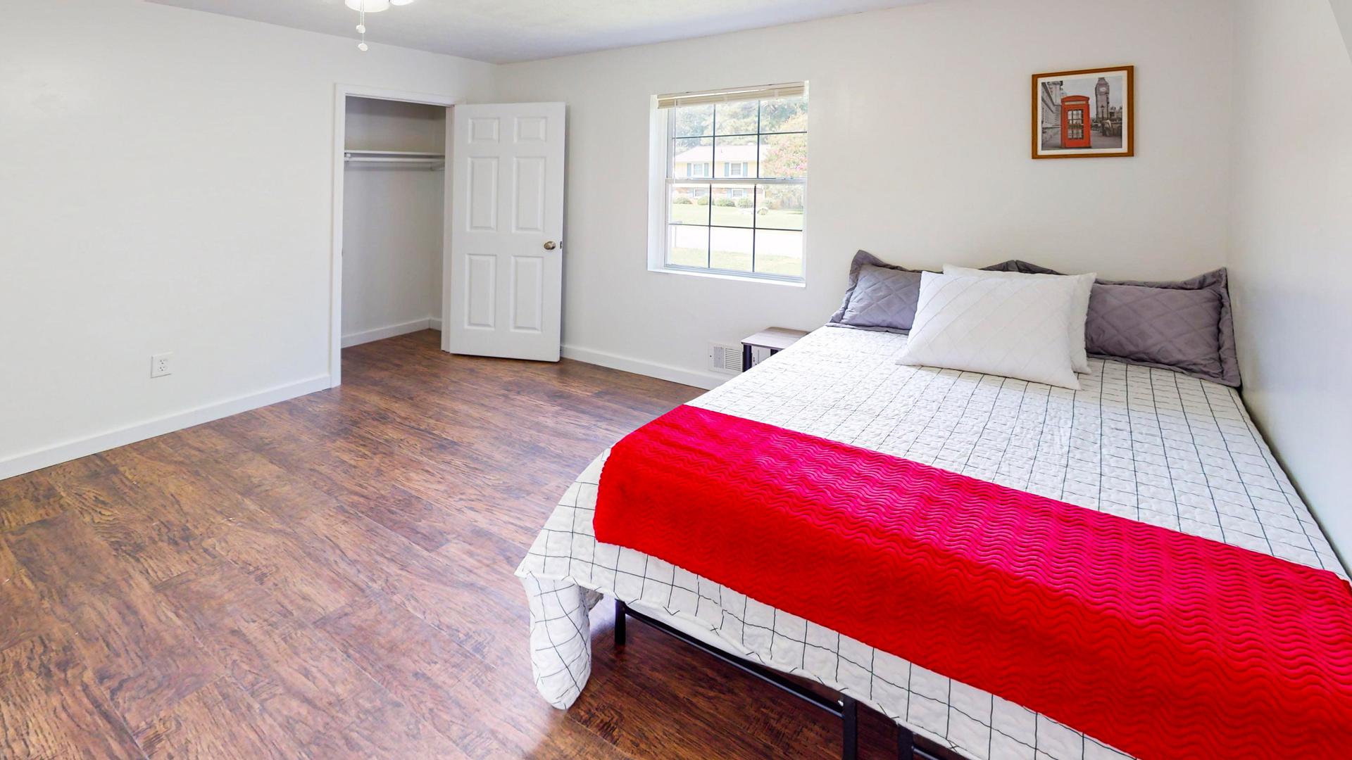 bedroom, detected: bed