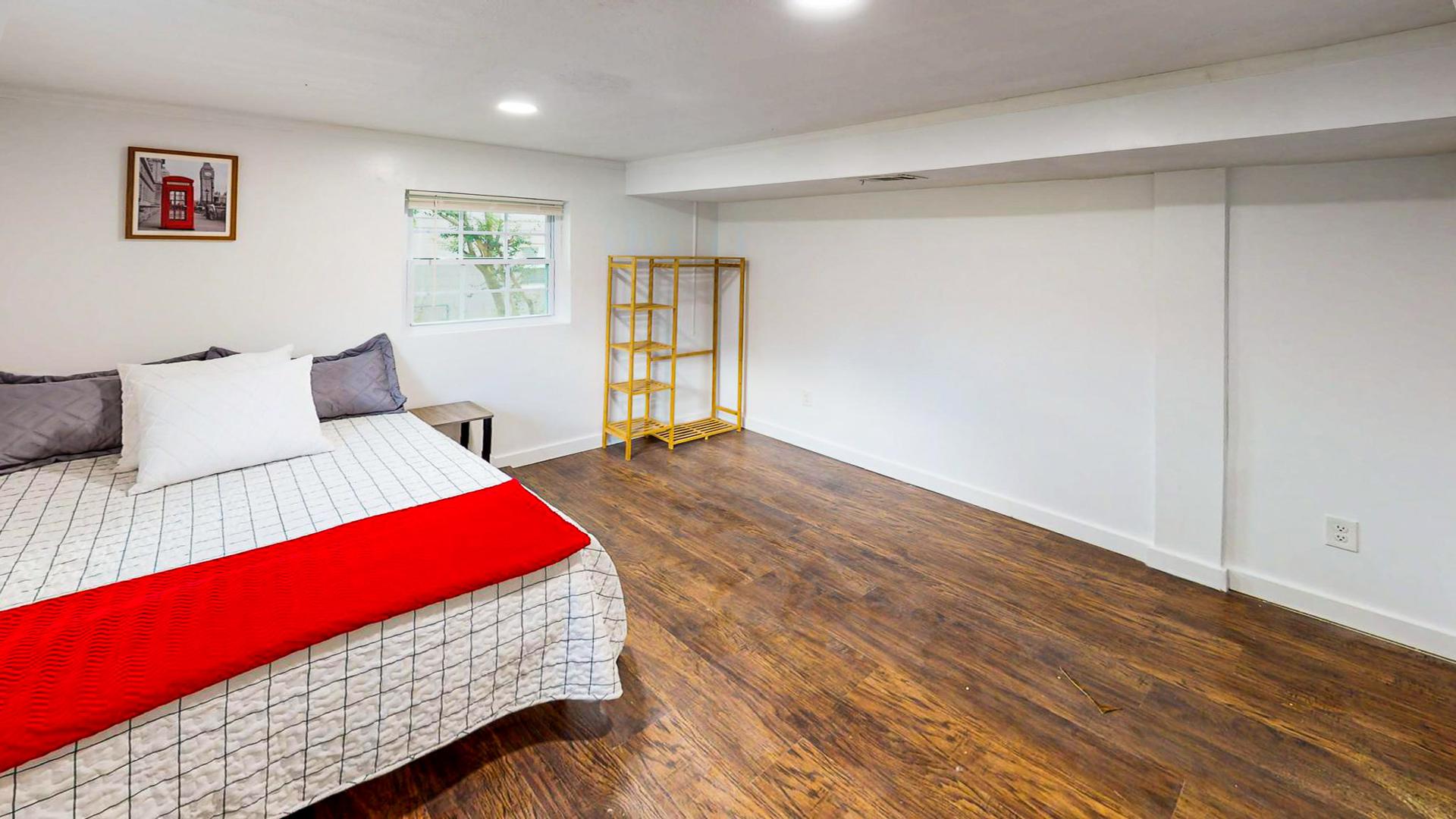 bedroom, detected: bed