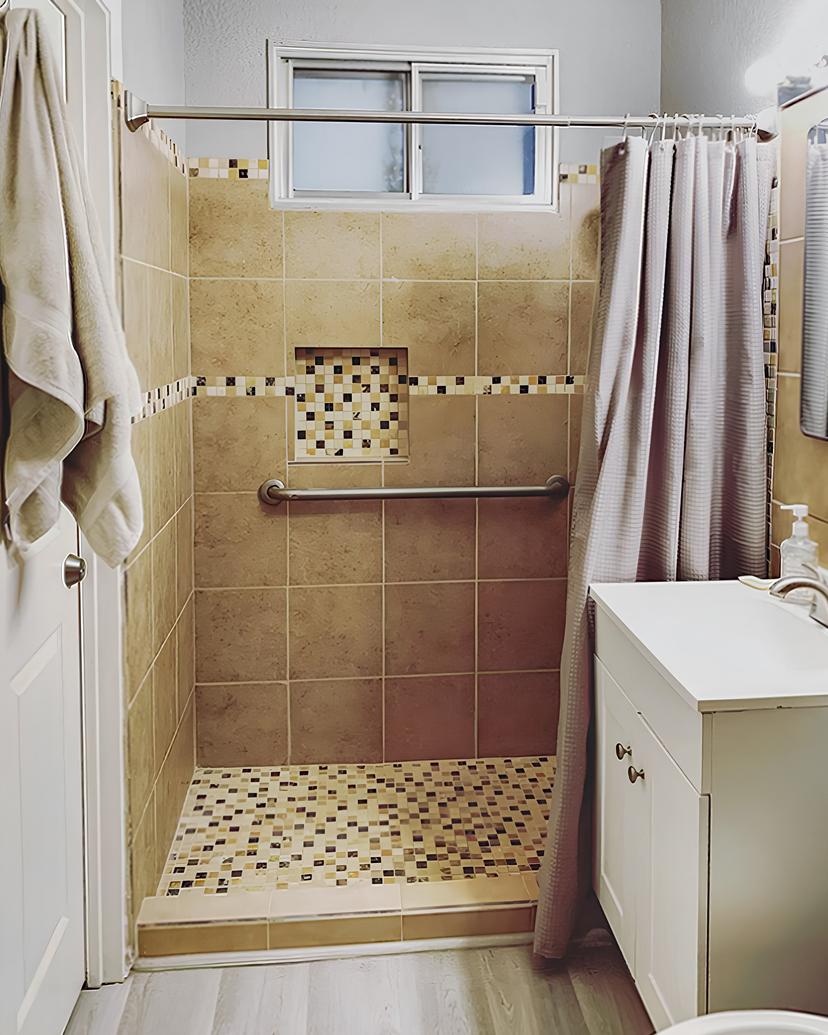 Bathroom(s)