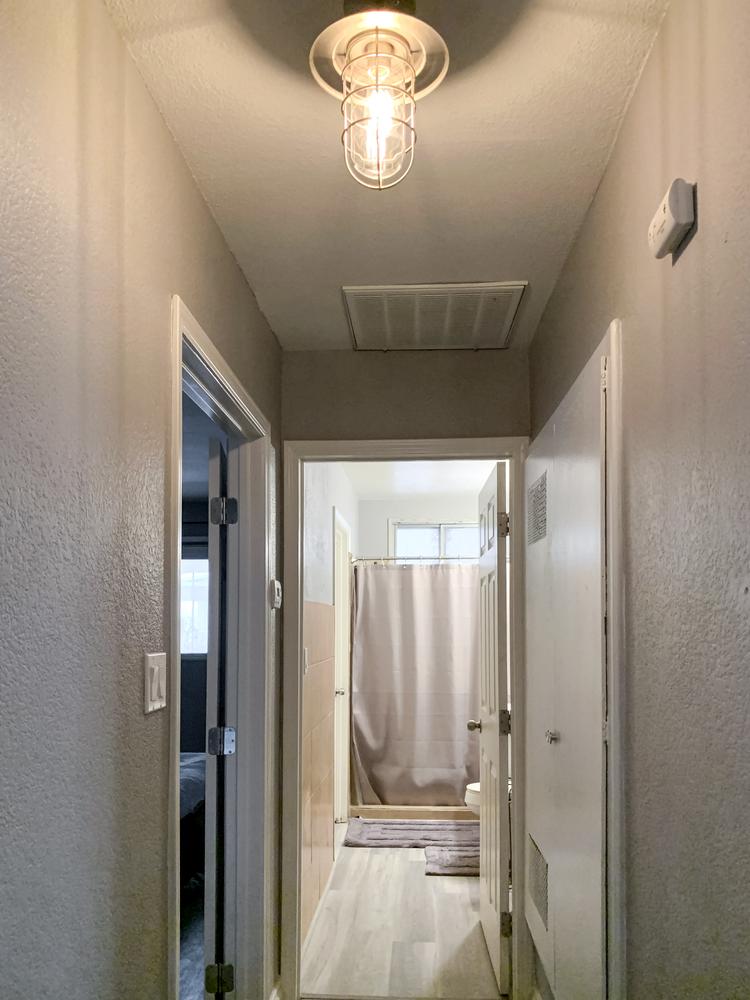 Bathroom(s)