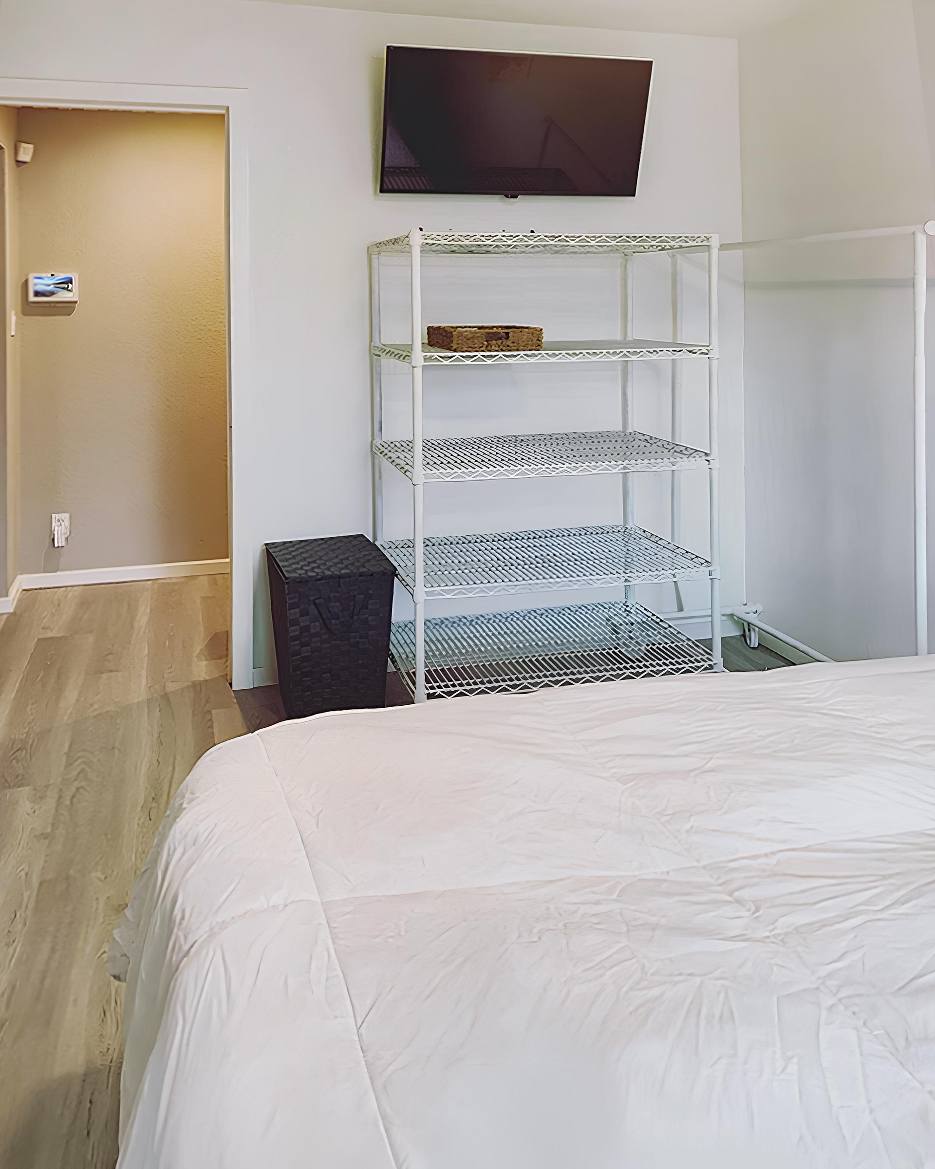 bedroom, detected: bed