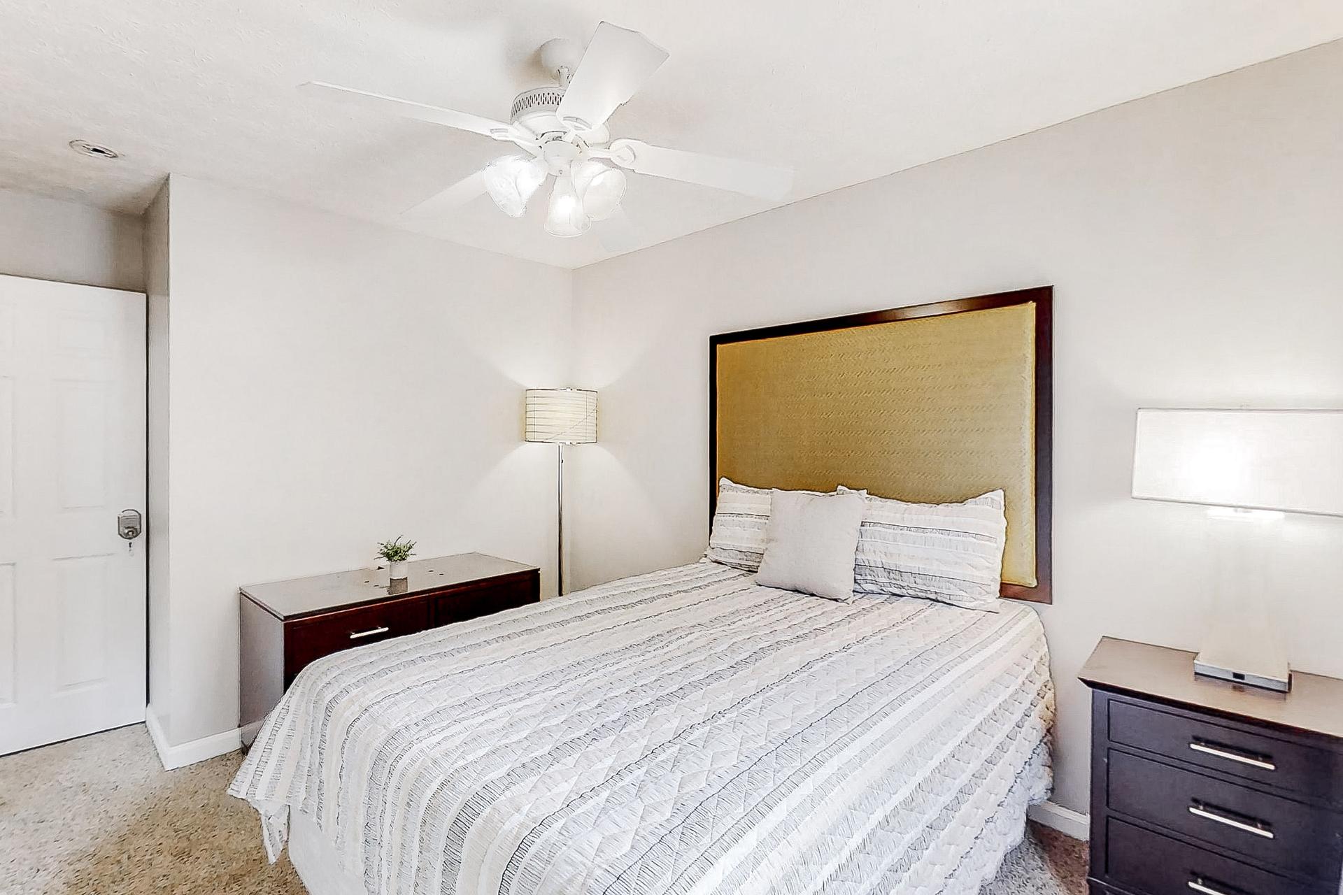 bedroom, detected: ceiling fan, bed