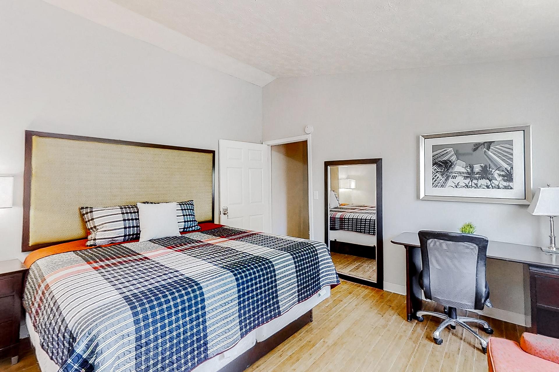 bedroom, detected: bed