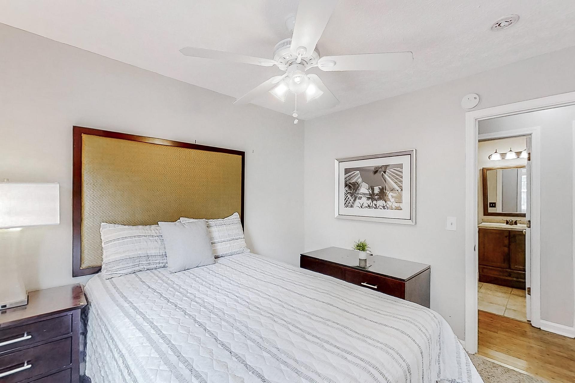 bedroom, detected: ceiling fan, bed