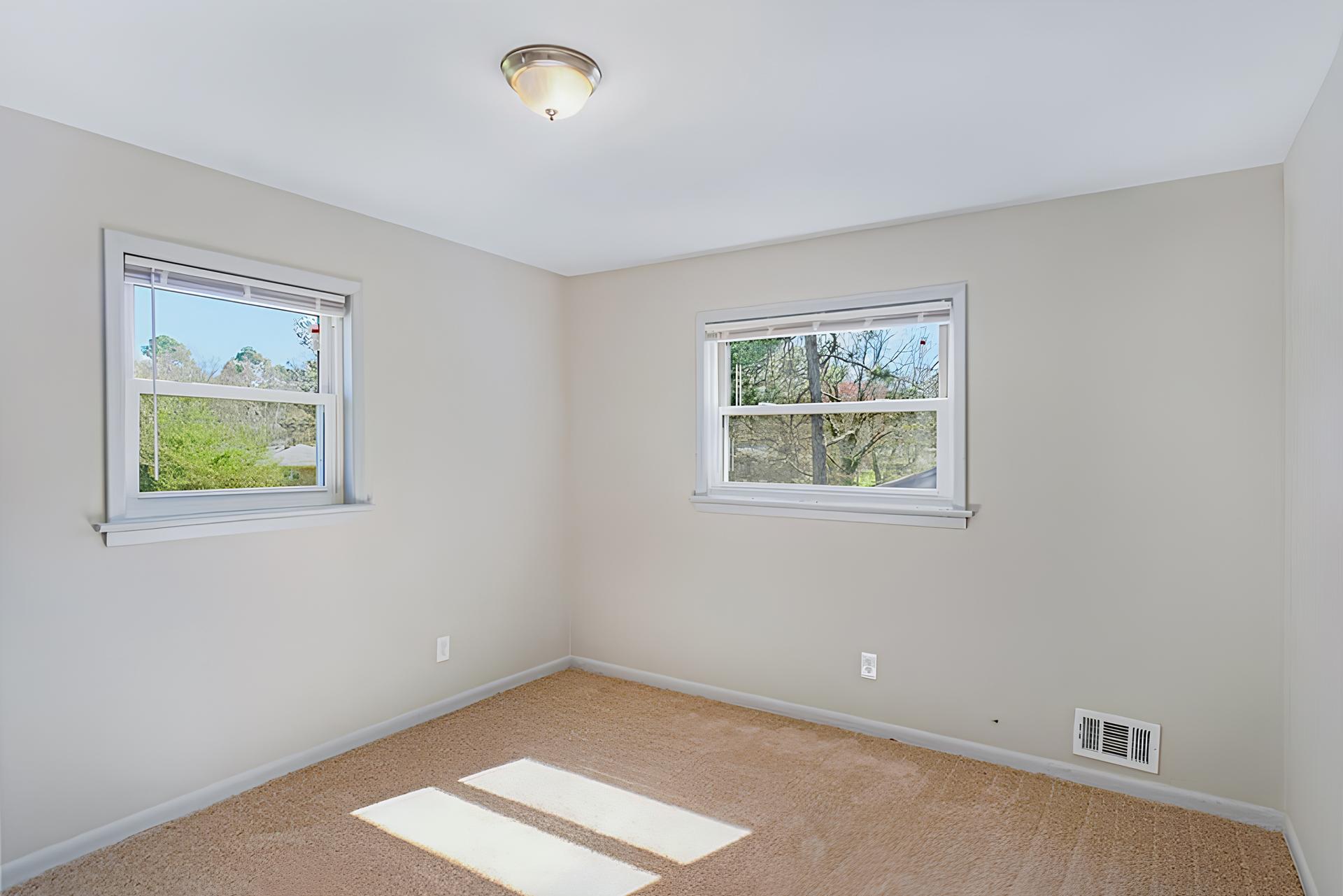 bedroom, detected: Unfurnished room