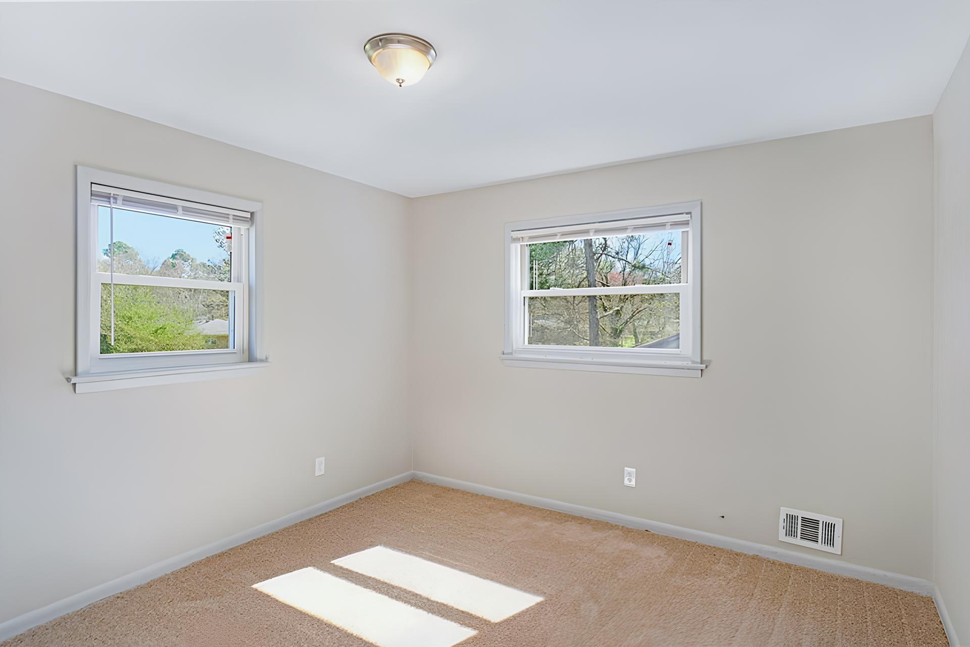 bedroom, detected: Unfurnished room