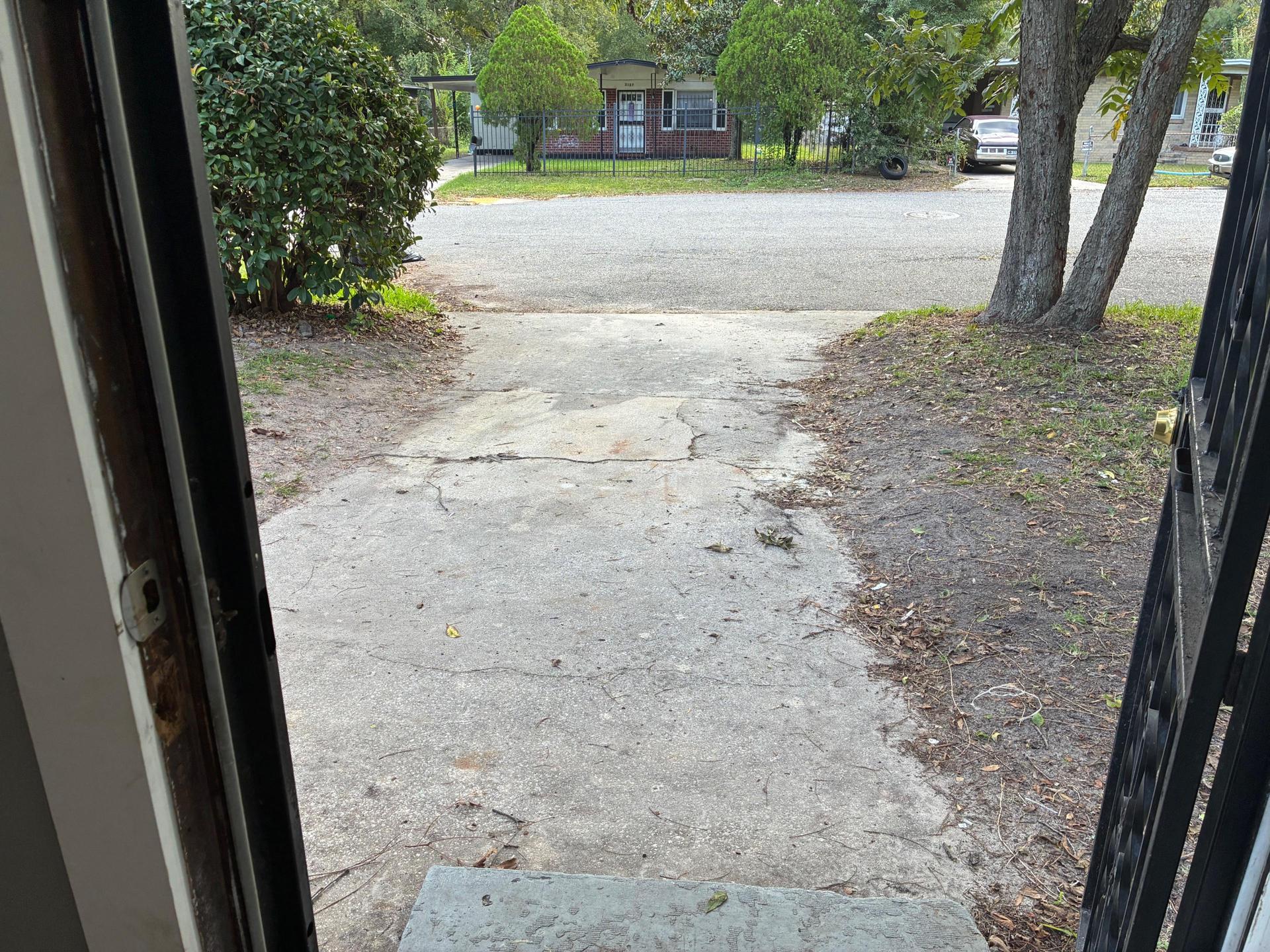Driveway reserved for room 1