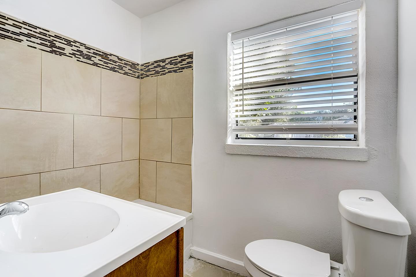 Bathroom(s)