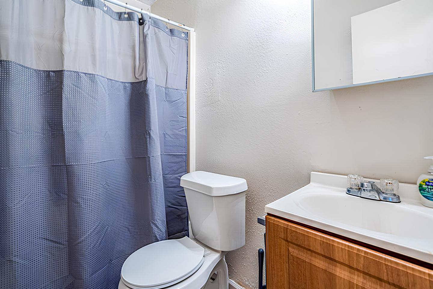 Bathroom(s)