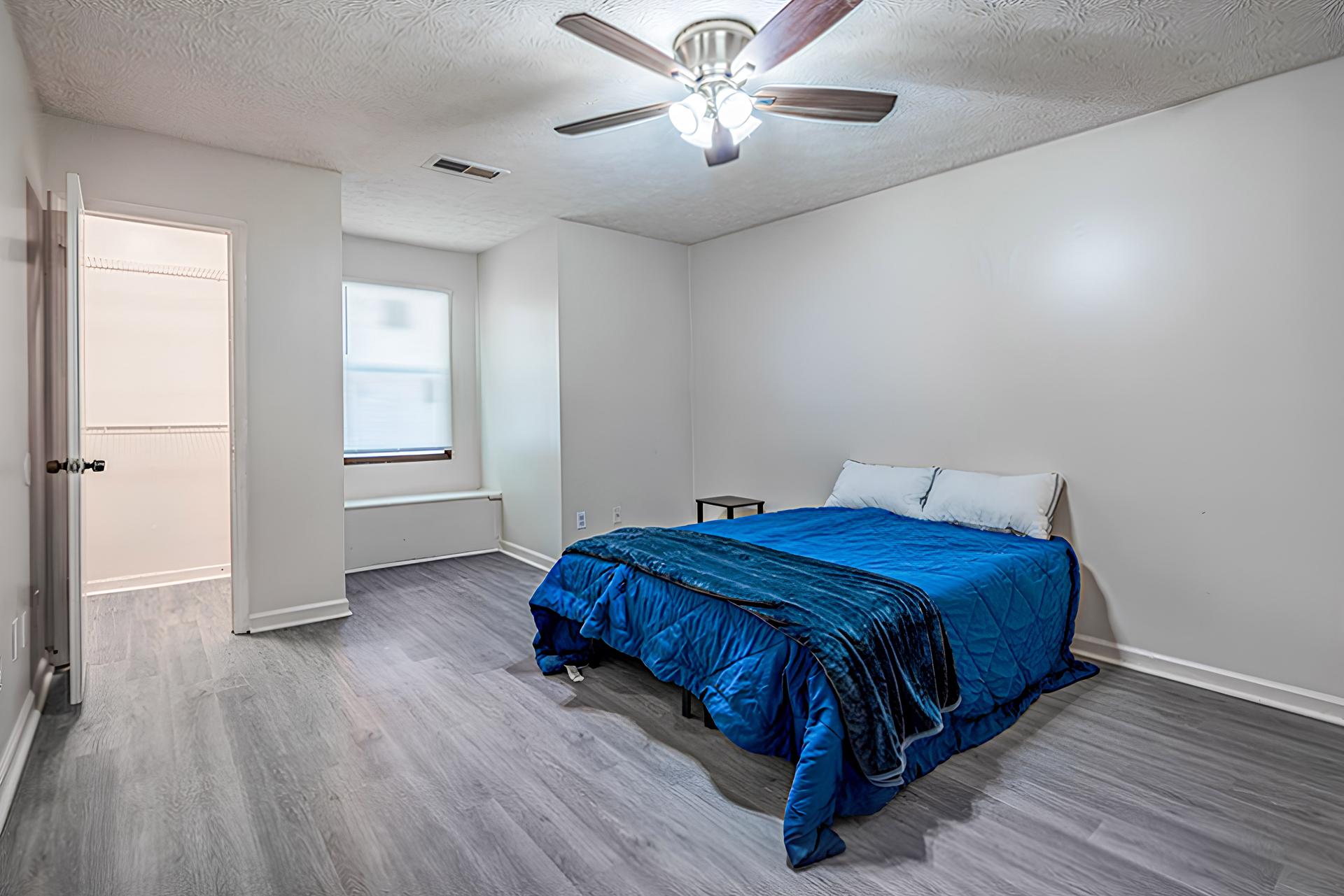 bedroom, detected: ceiling fan, window blind, bed