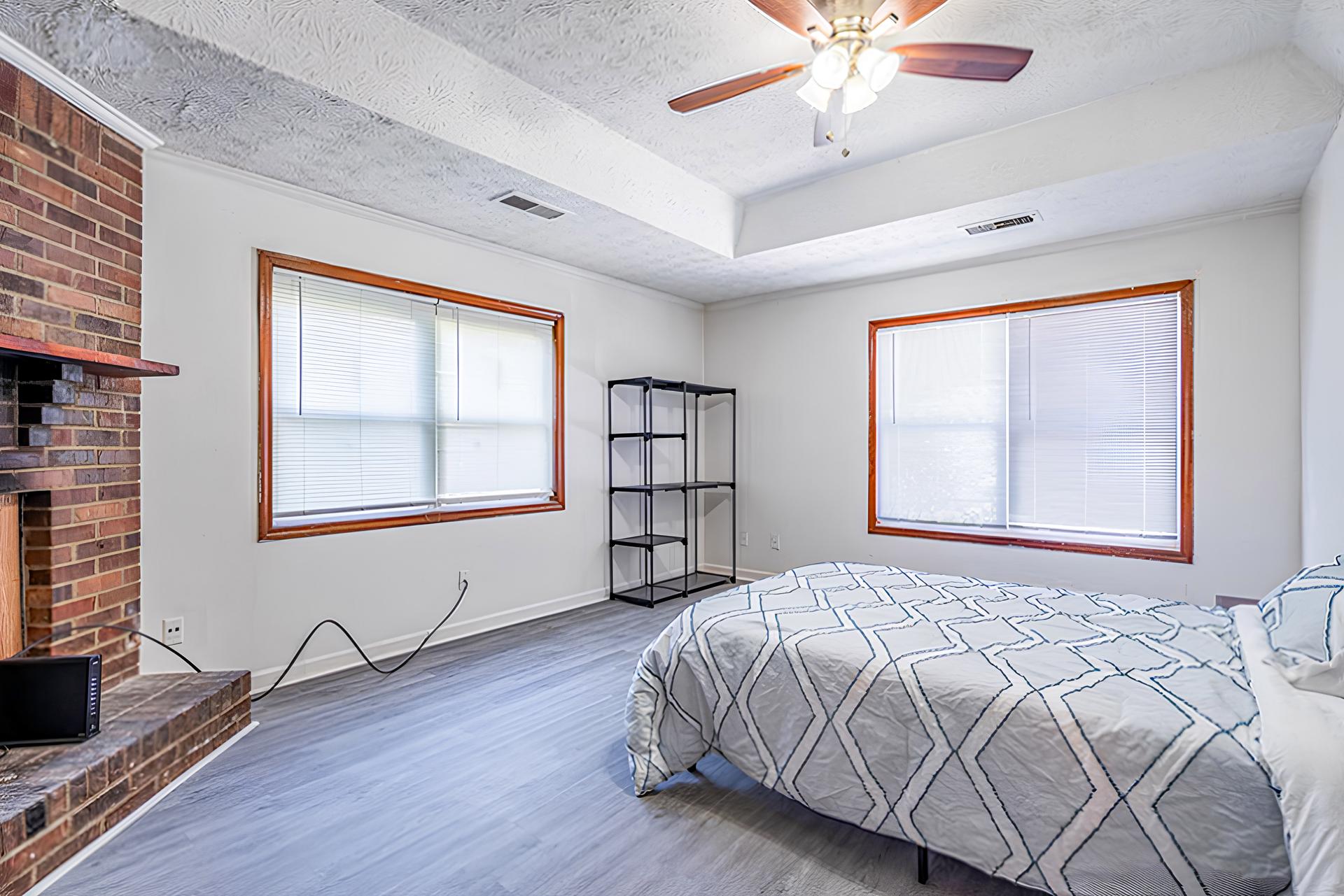 bedroom, detected: ceiling fan, window blind, bed
