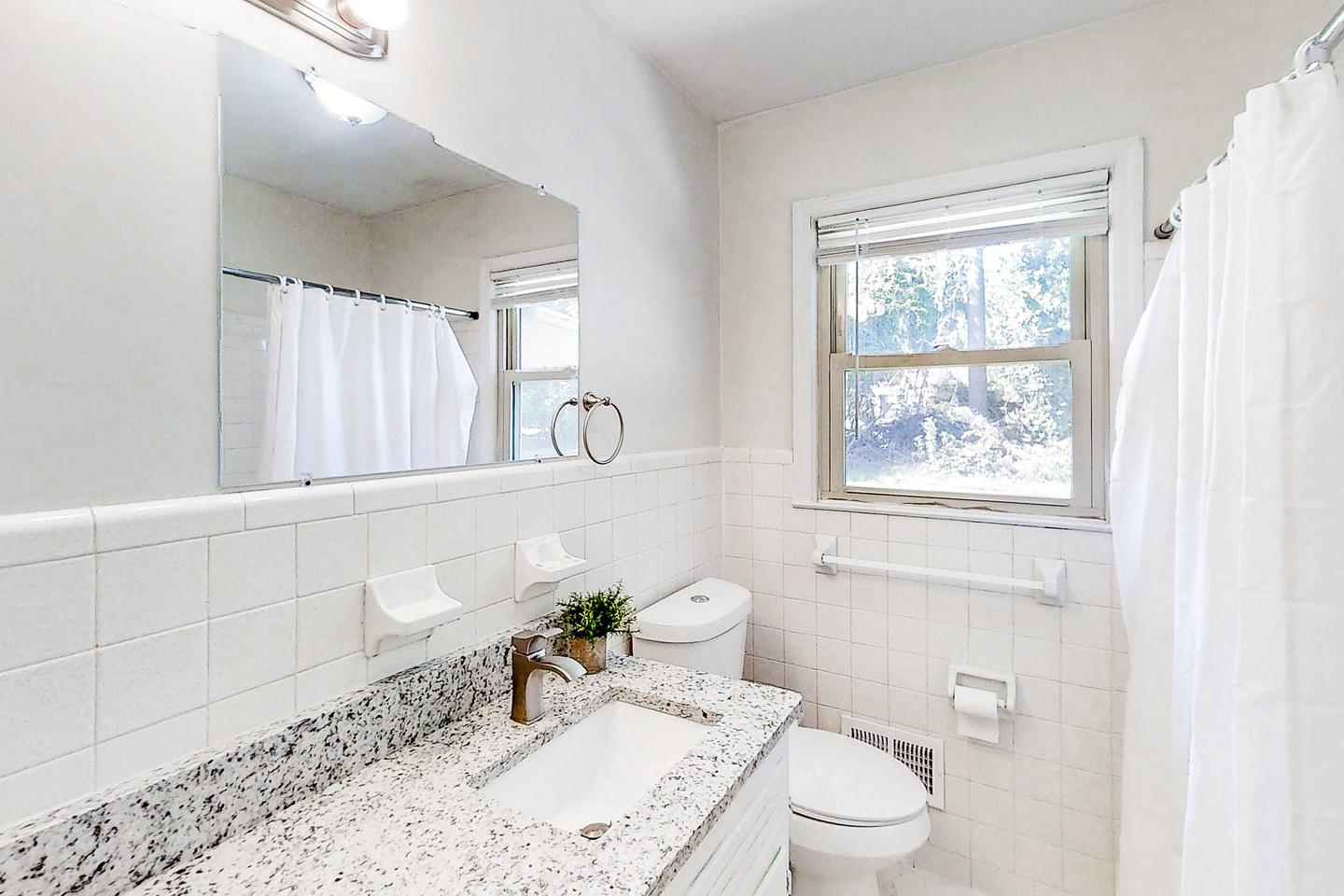 Bathroom(s)
