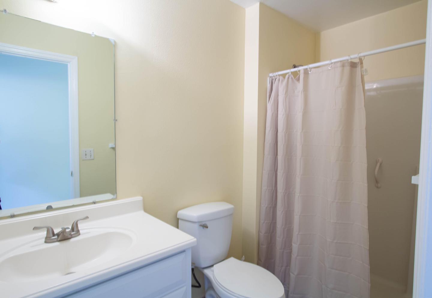 Bathroom(s)