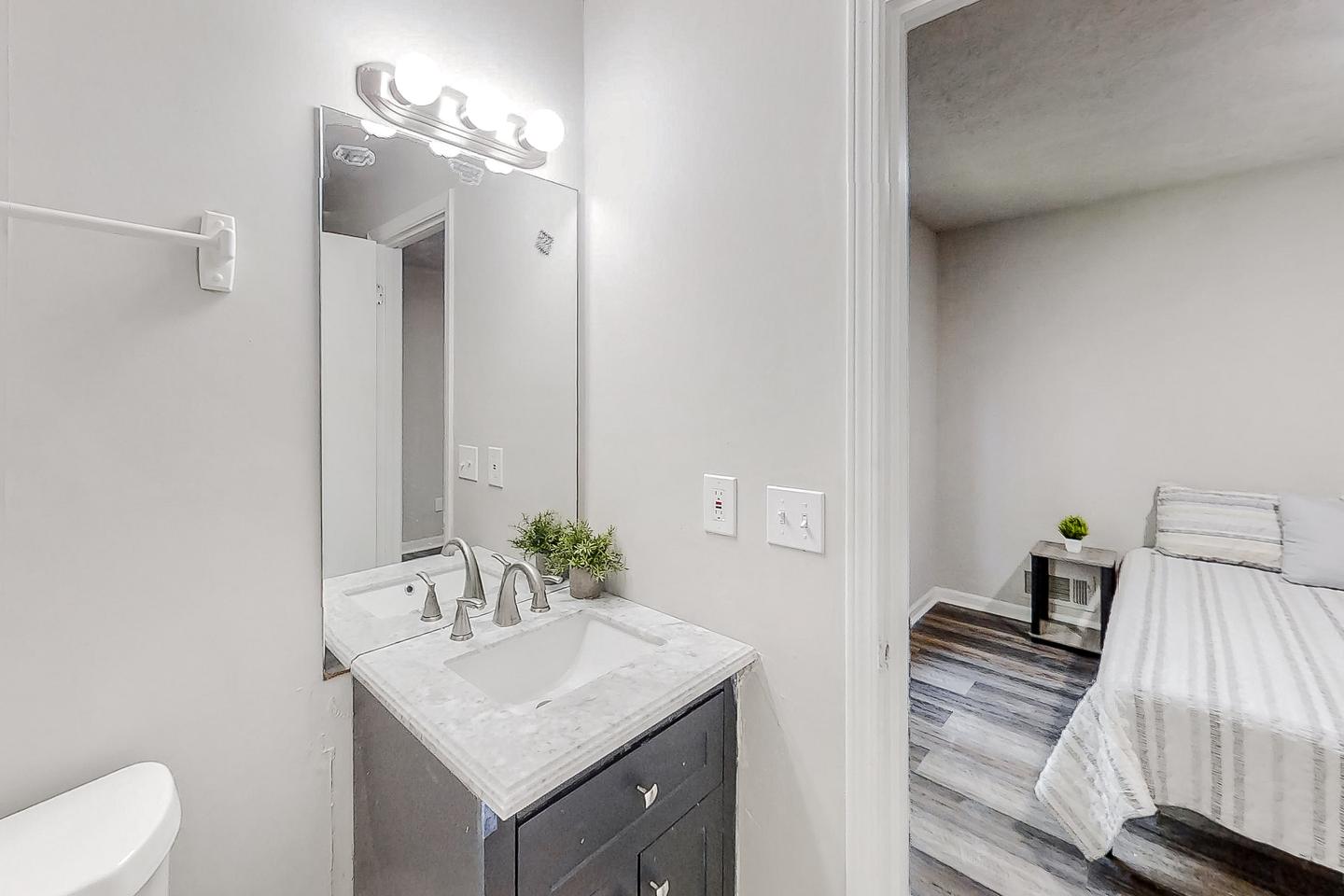 Bathroom(s)