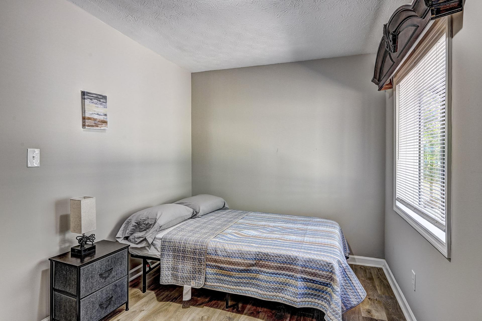 bedroom, detected: bed, window blind