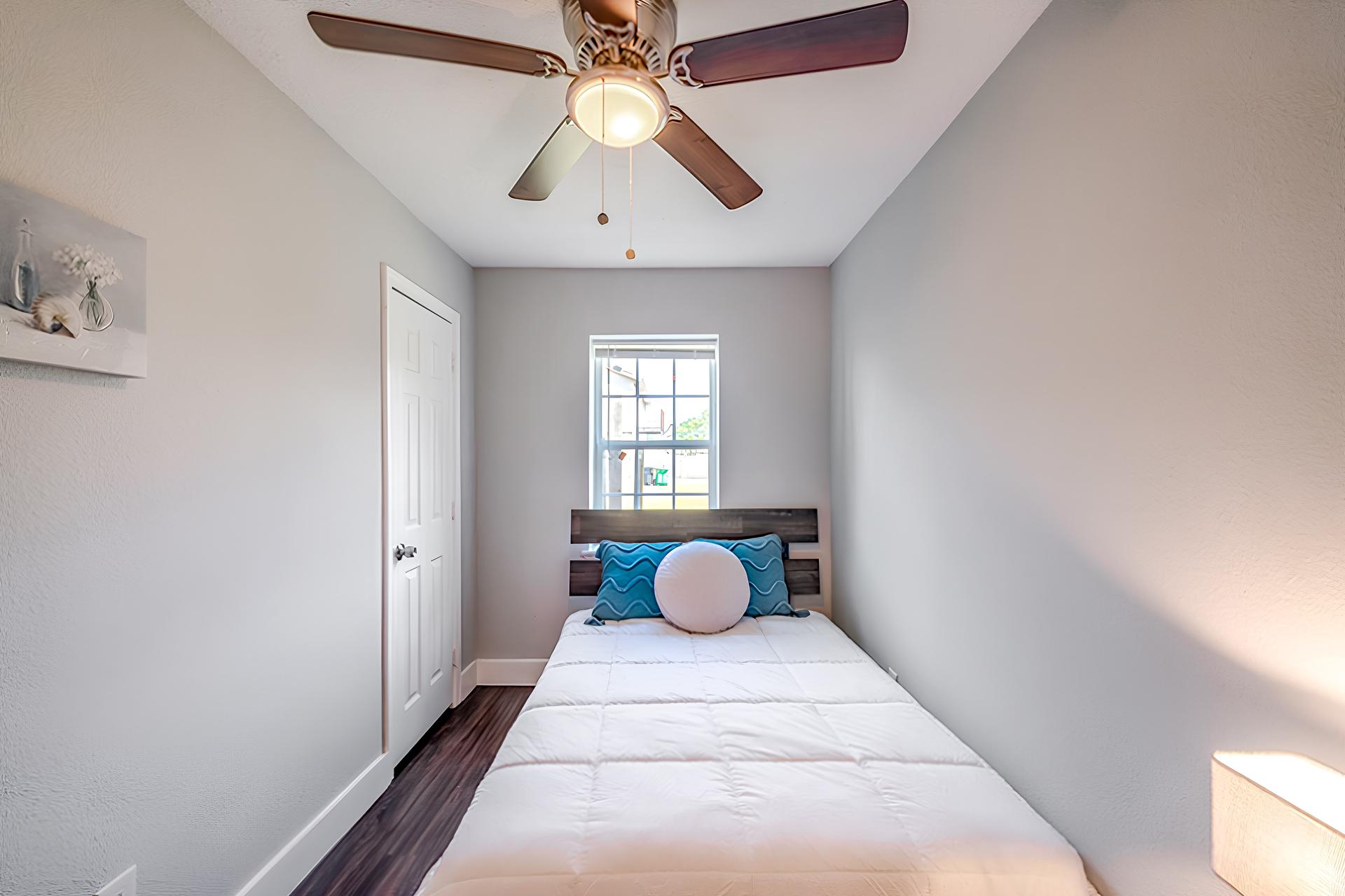 bedroom, detected: ceiling fan, window blind, bed