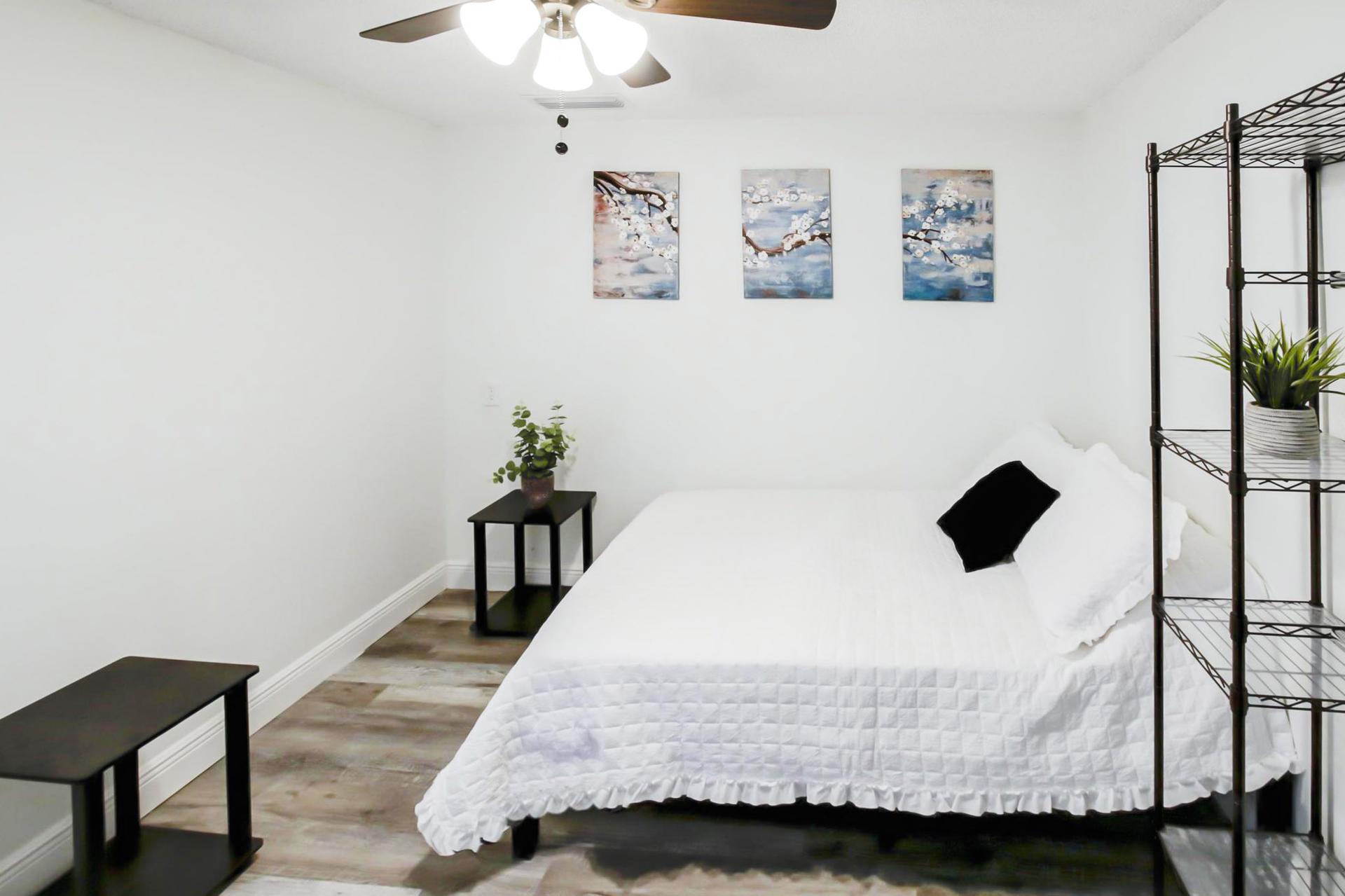 bedroom, detected: ceiling fan, bed