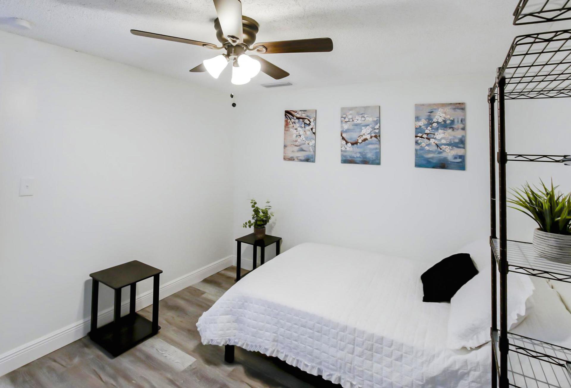 bedroom, detected: ceiling fan, bed