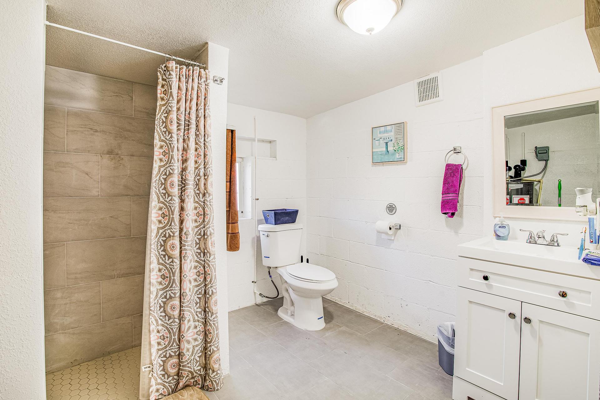Building 2 Bathroom shared by two rooms