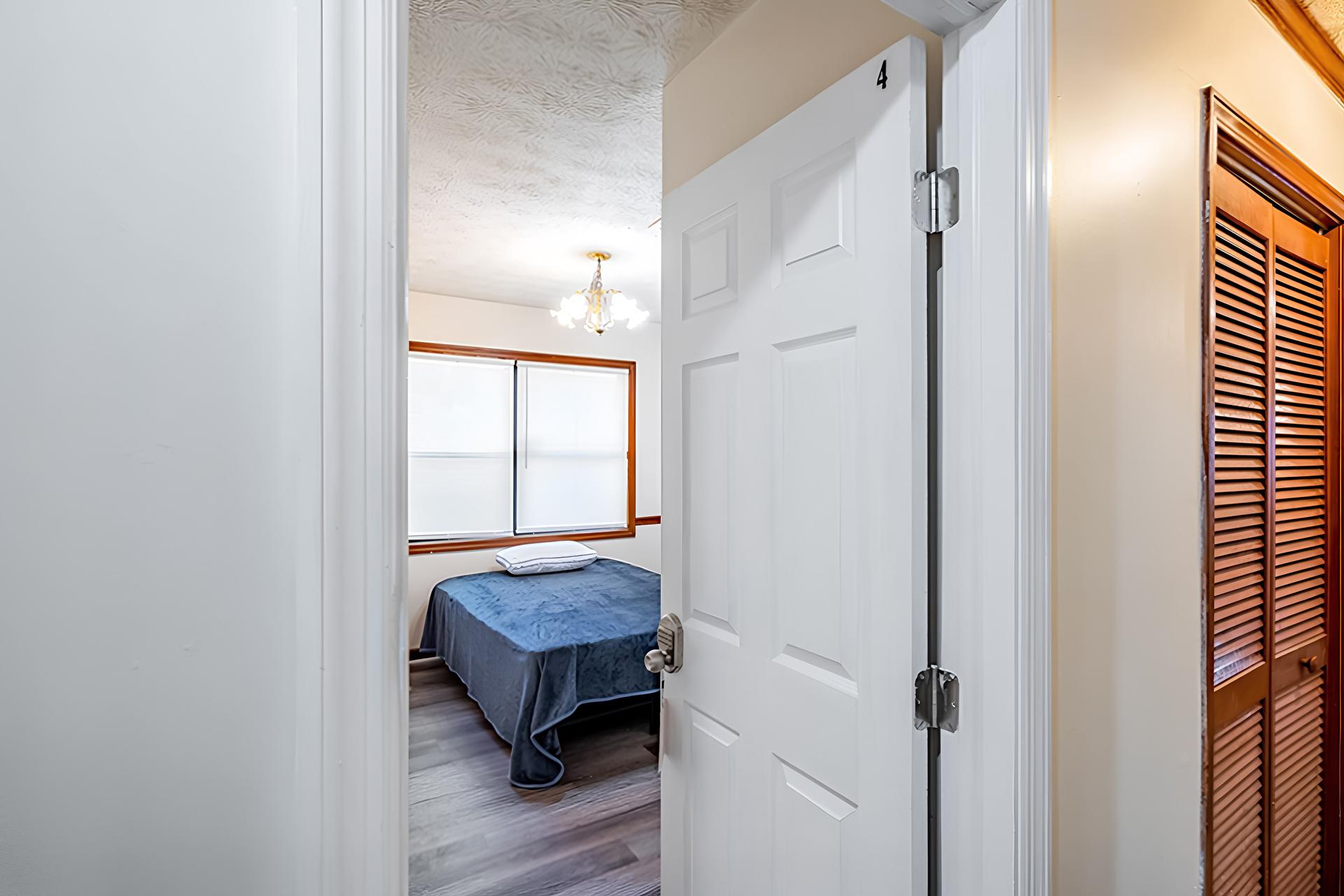 bedroom, detected: bed