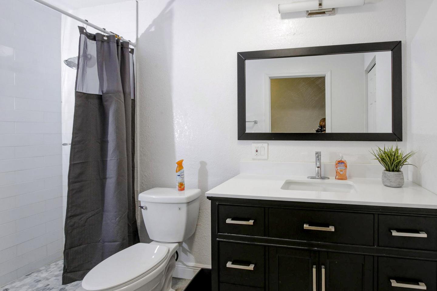 Bathroom(s)