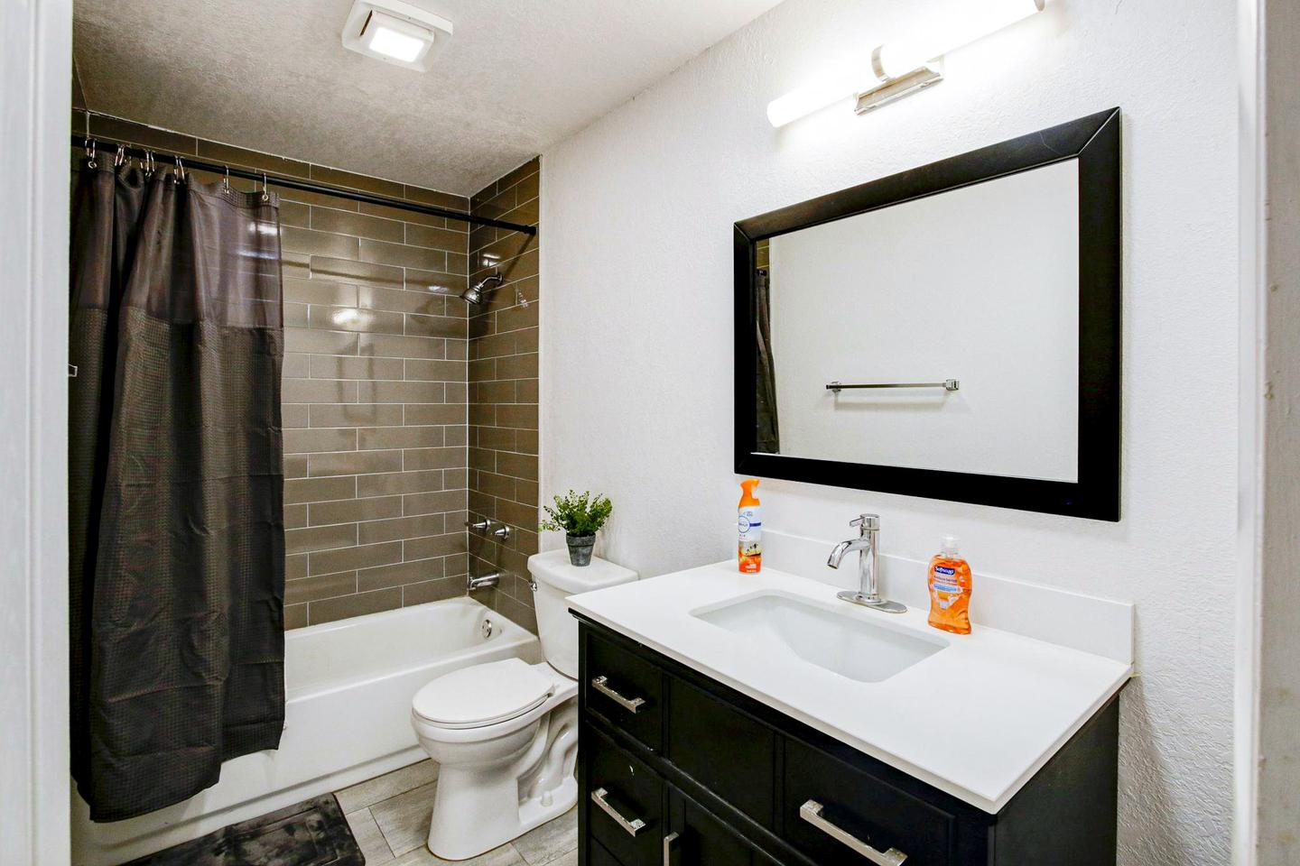 Bathroom(s)