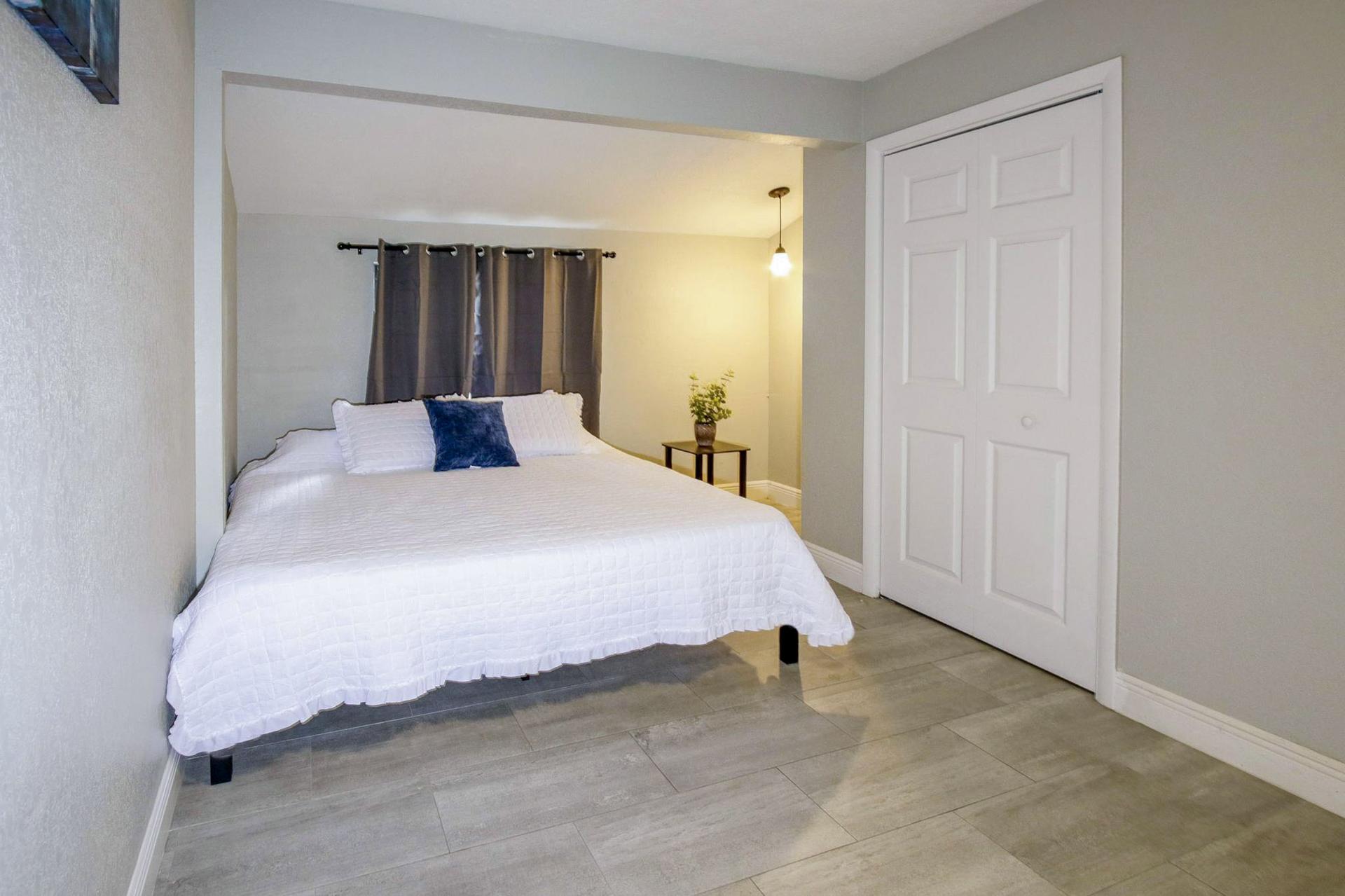 bedroom, detected: bed