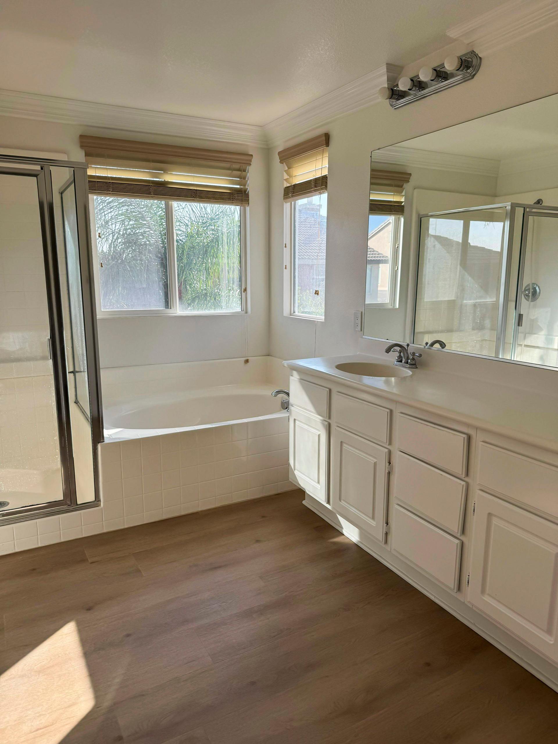 bathroom, detected:bathtub