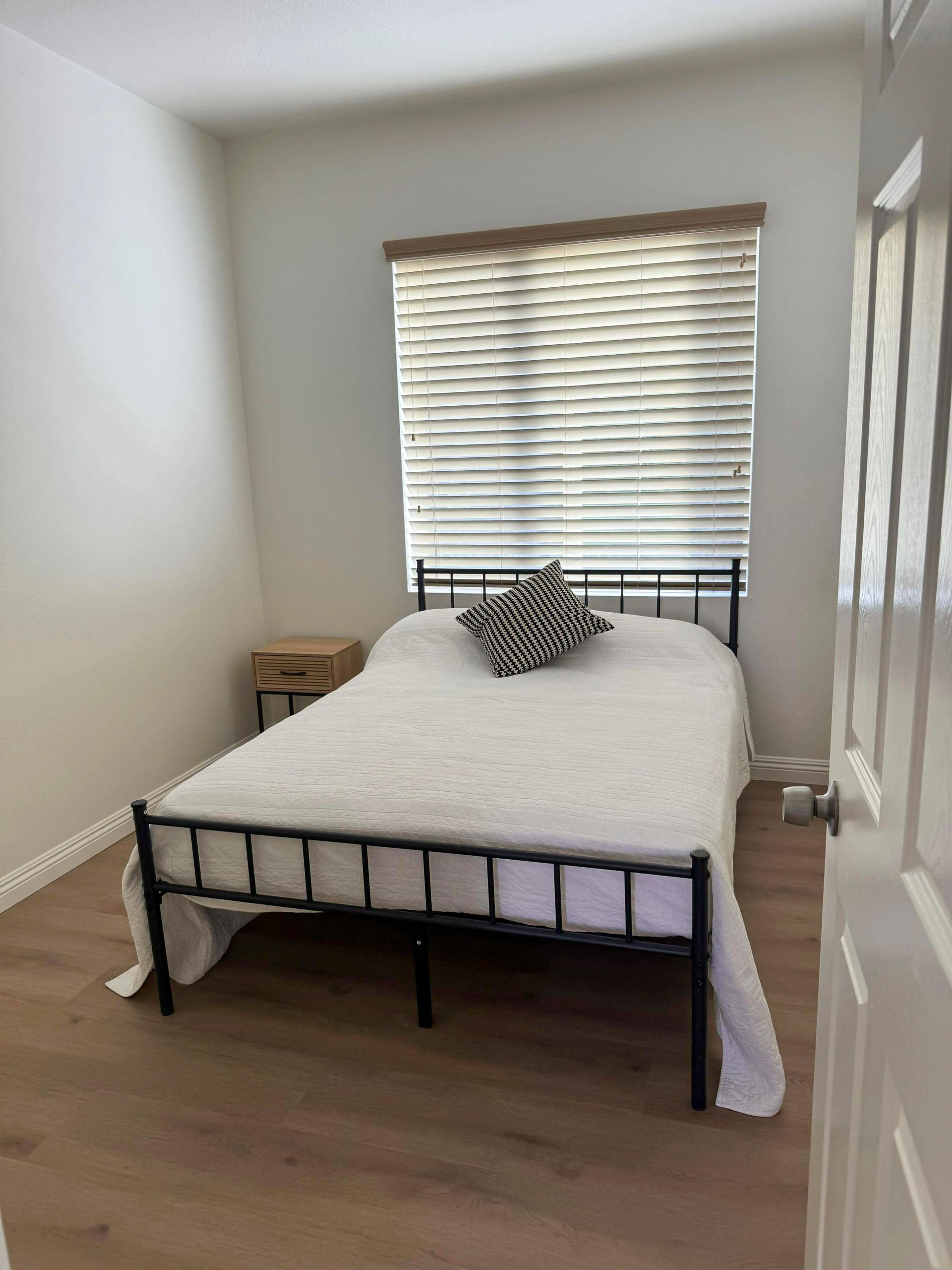 bedroom, detected:bed, window blind