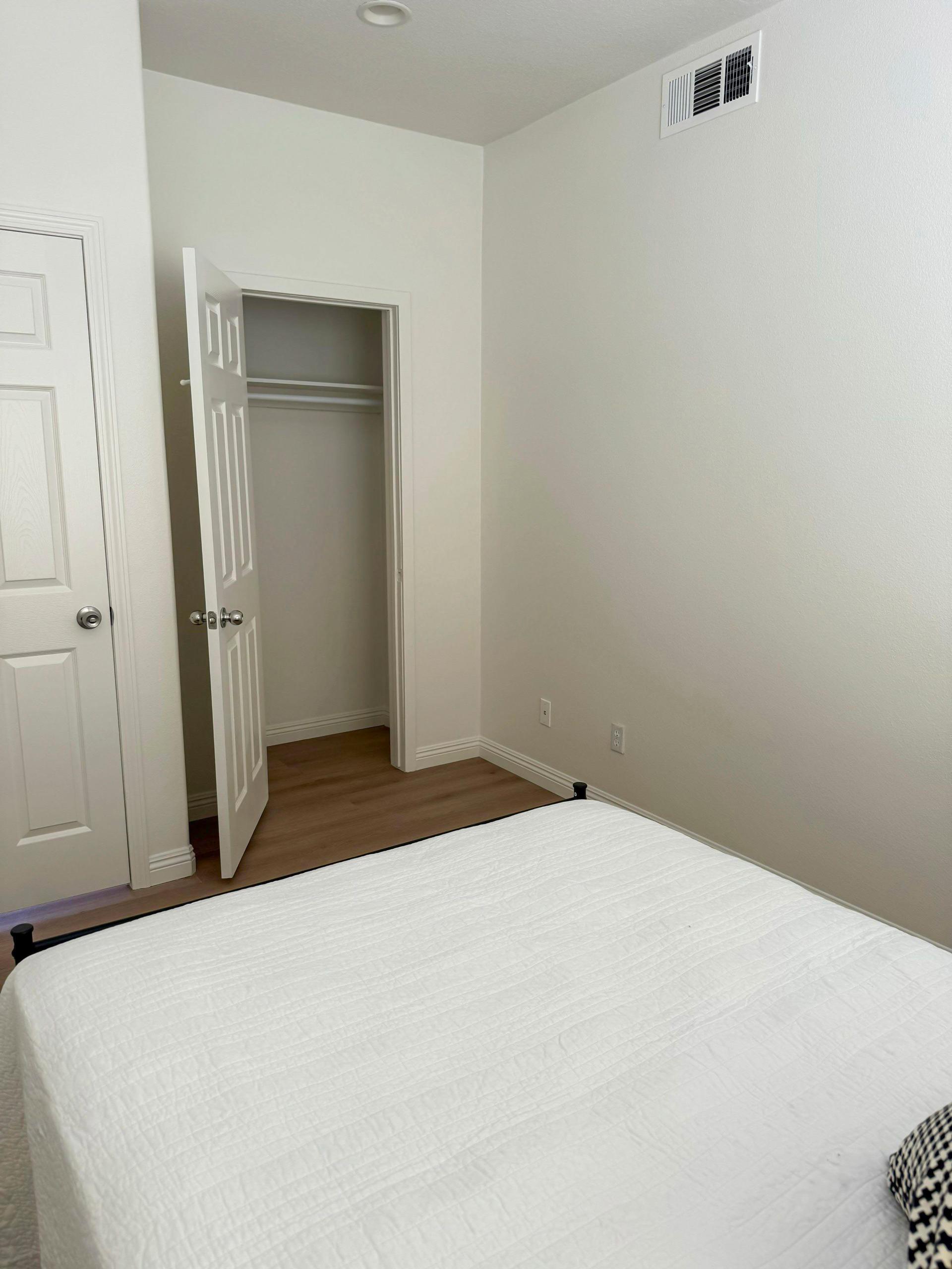 bedroom, detected:bed