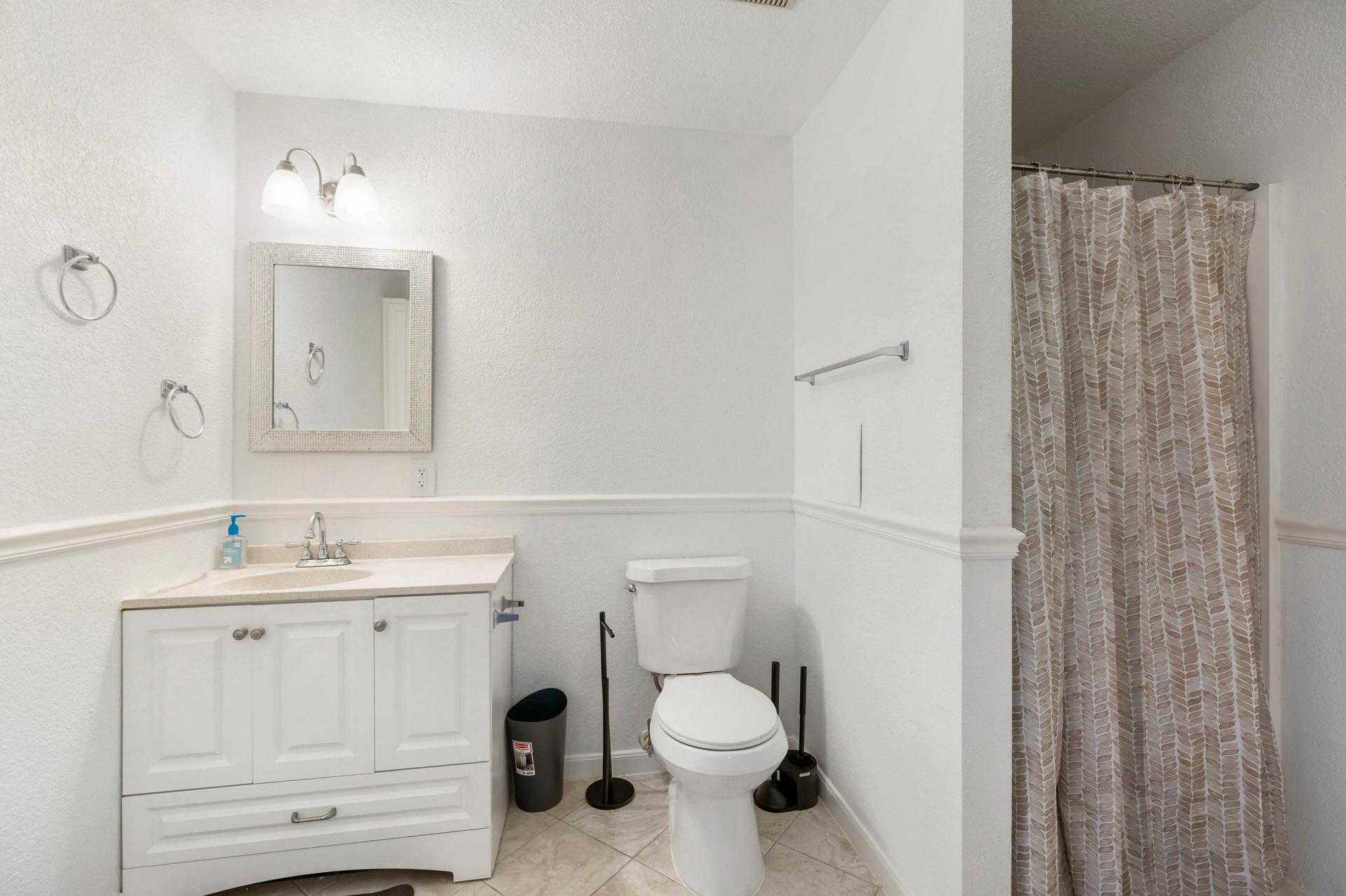 bathroom, detected:bathtub