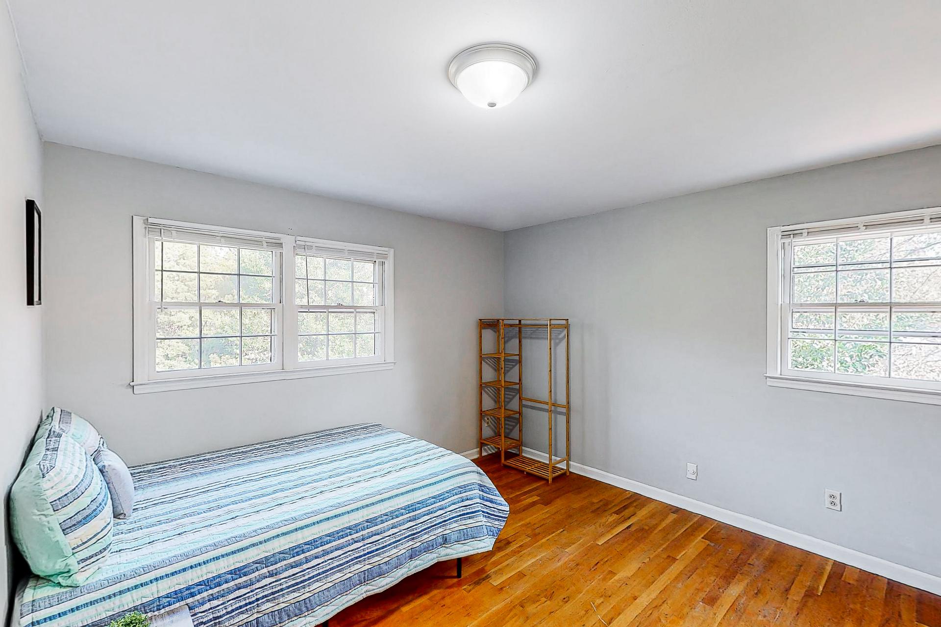 bedroom, detected: bed, window blind