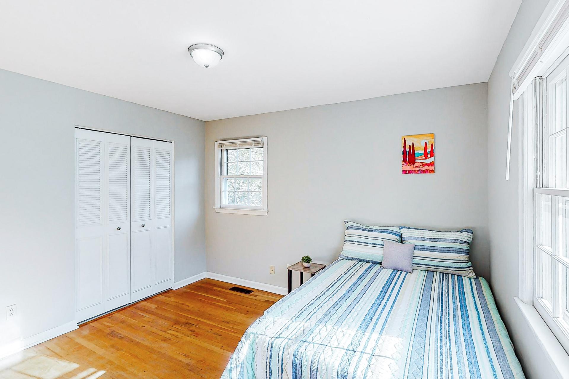 bedroom, detected: bed, window blind