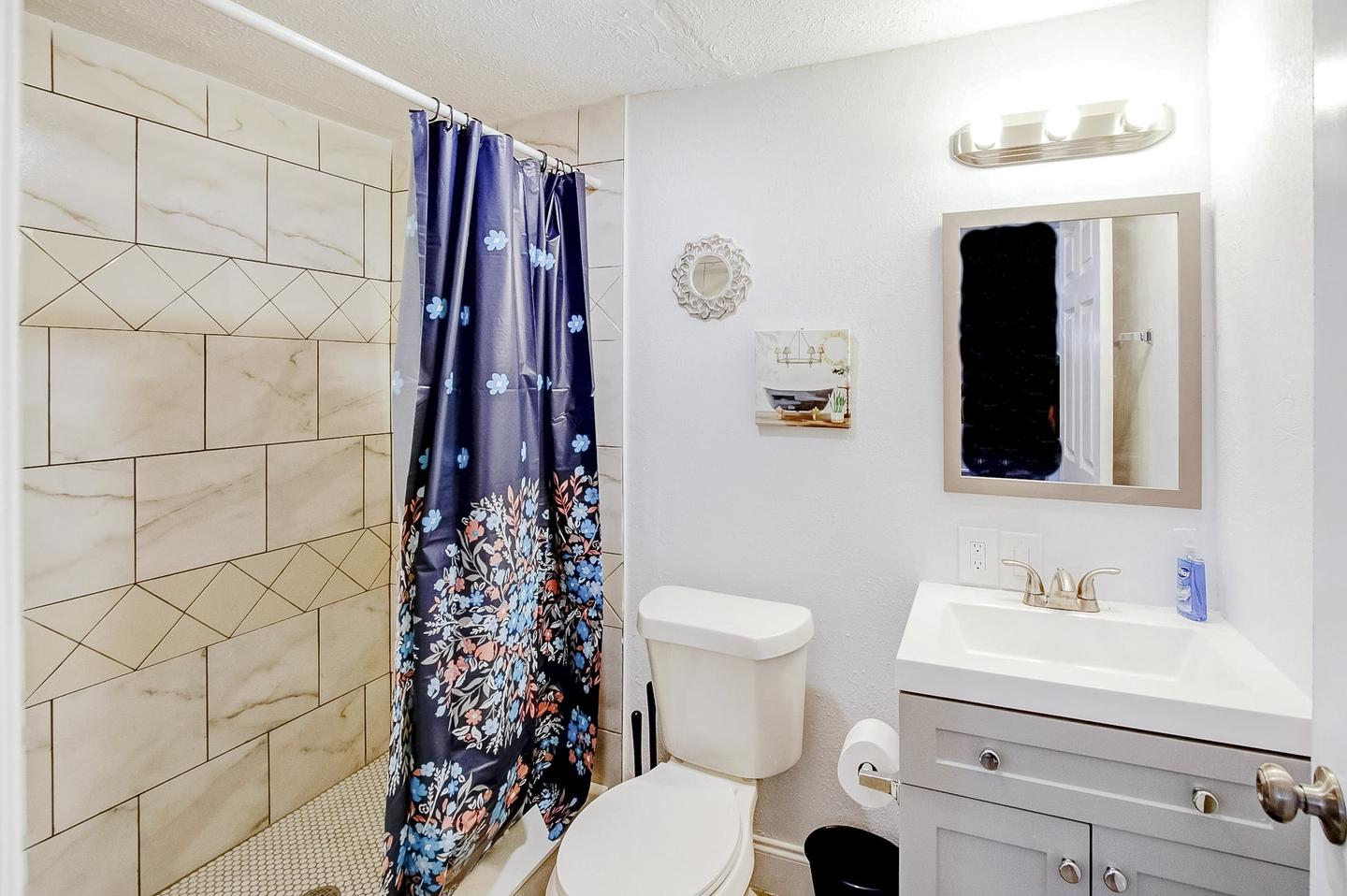 Bathroom(s)