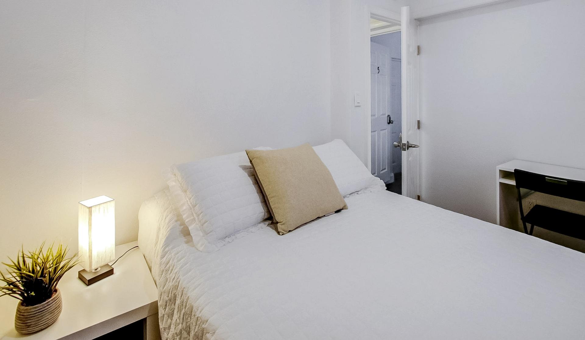 bedroom, detected: bed